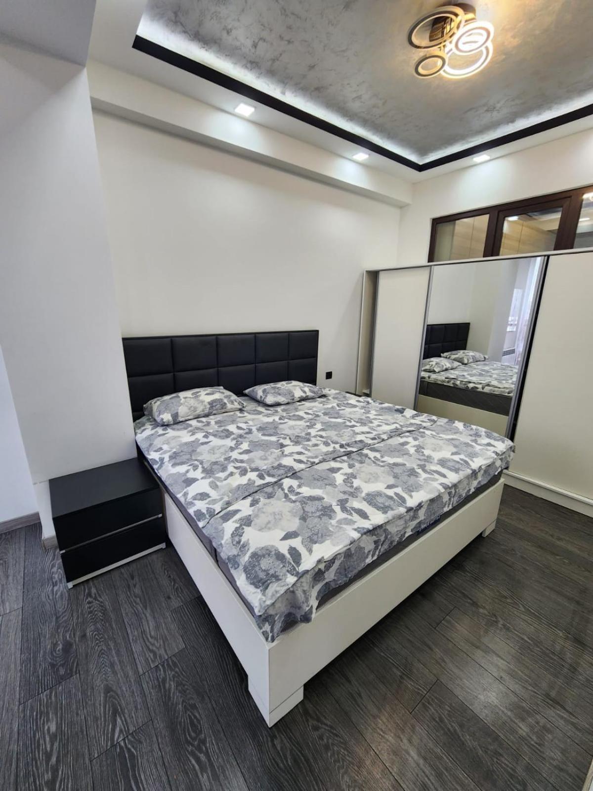 DELUXE Modernly Renovated 2 Bedroom + 2 Bathroom Apt by REPUBLIC SQUARE