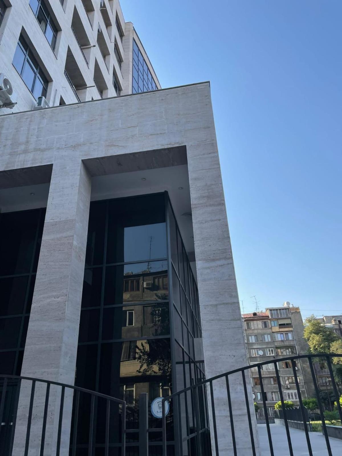 DELUXE Modernly Renovated 2 Bedroom + 2 Bathroom Apt by REPUBLIC SQUARE