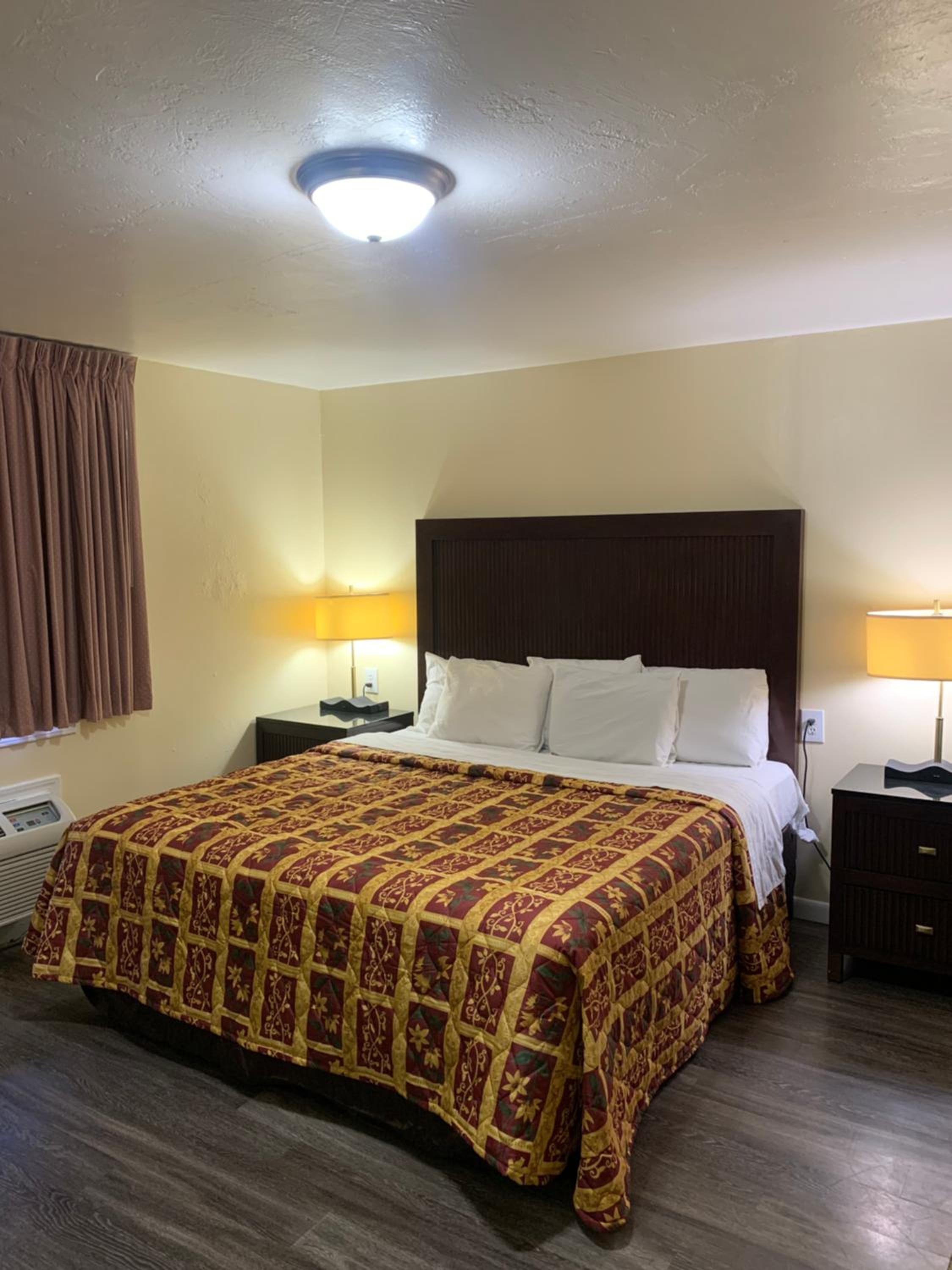 Medford Vacations - Relax Inn of Medford - Property Image 29