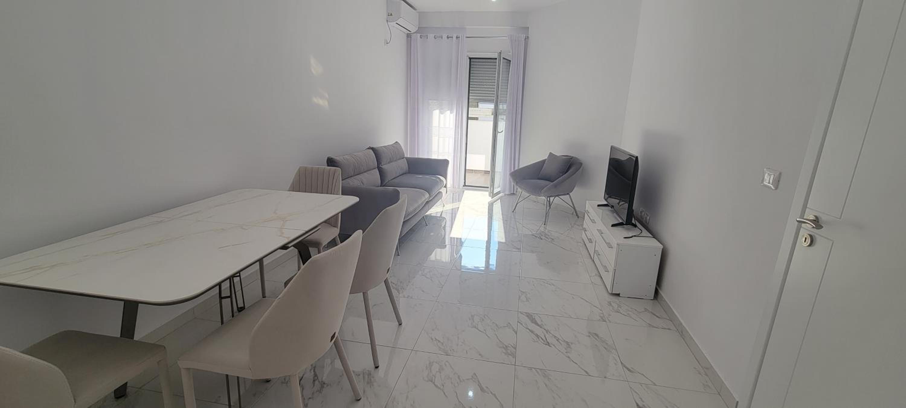 Lightside Apartment