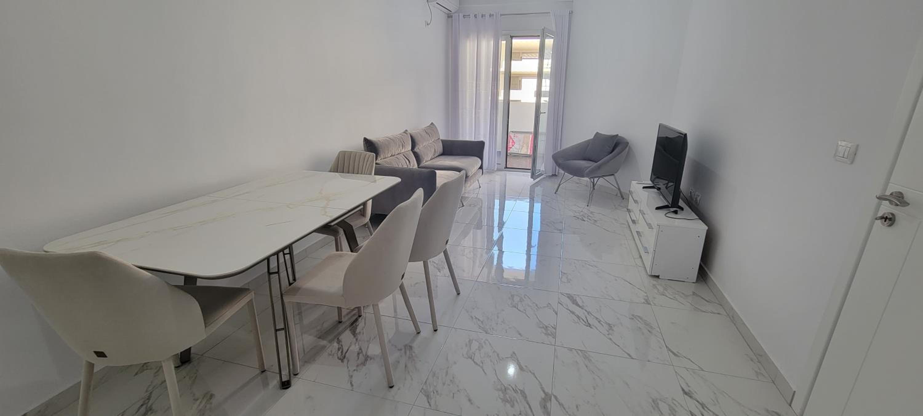 Lightside Apartment