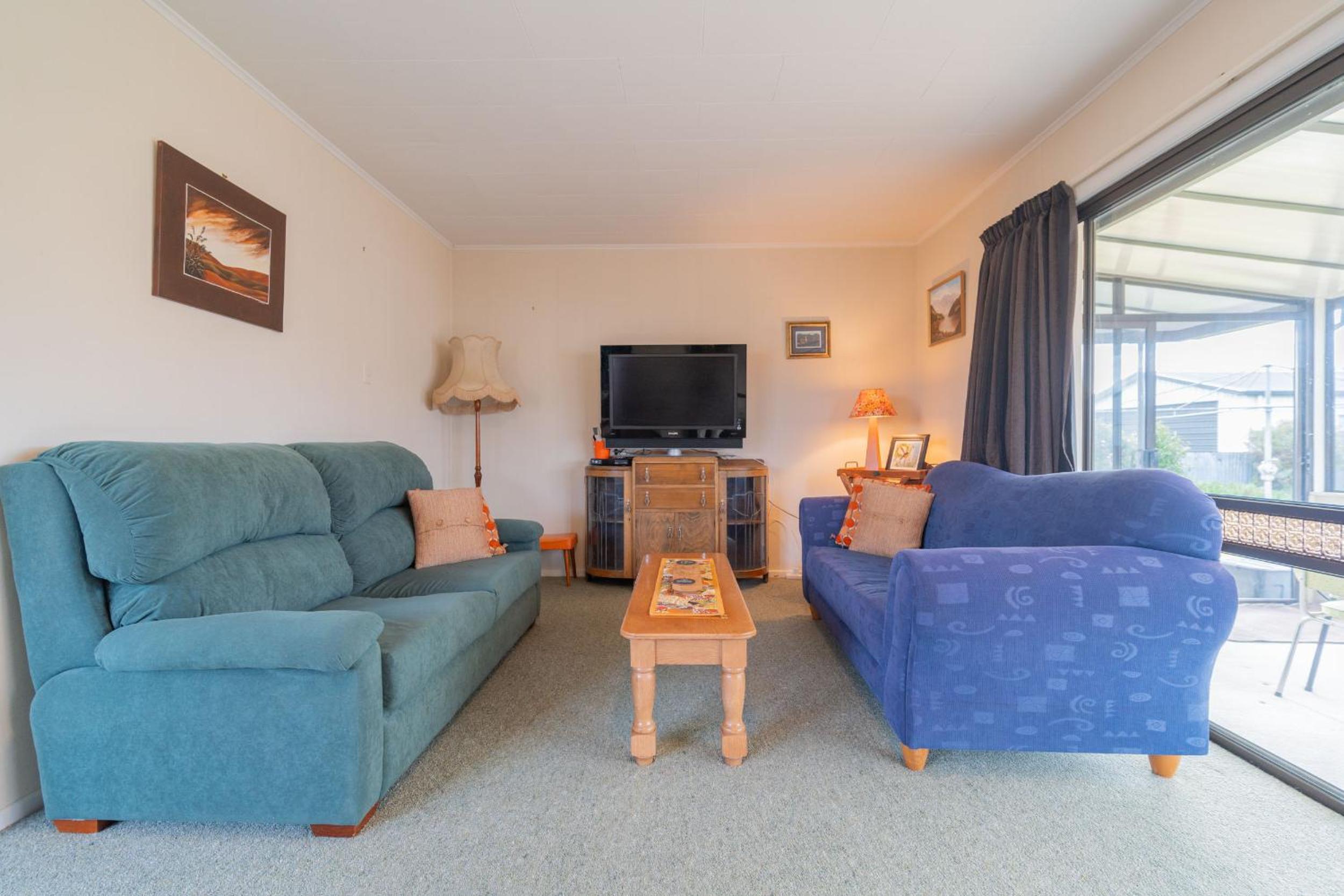 Glenfiddich Lodge - Te Anau Holiday Home view 2