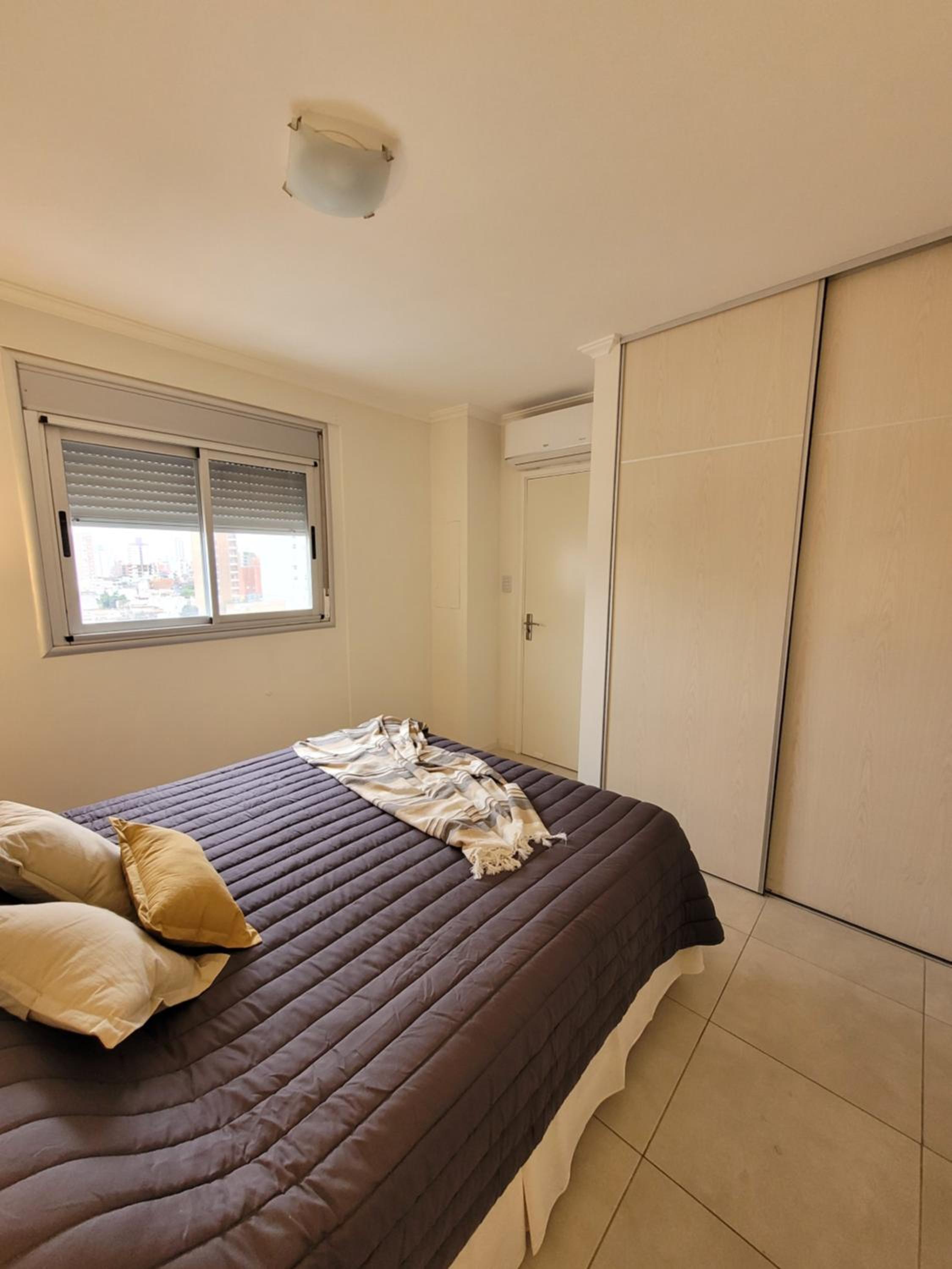 Departamento céntrico en Santa Fe. Cochera privada.