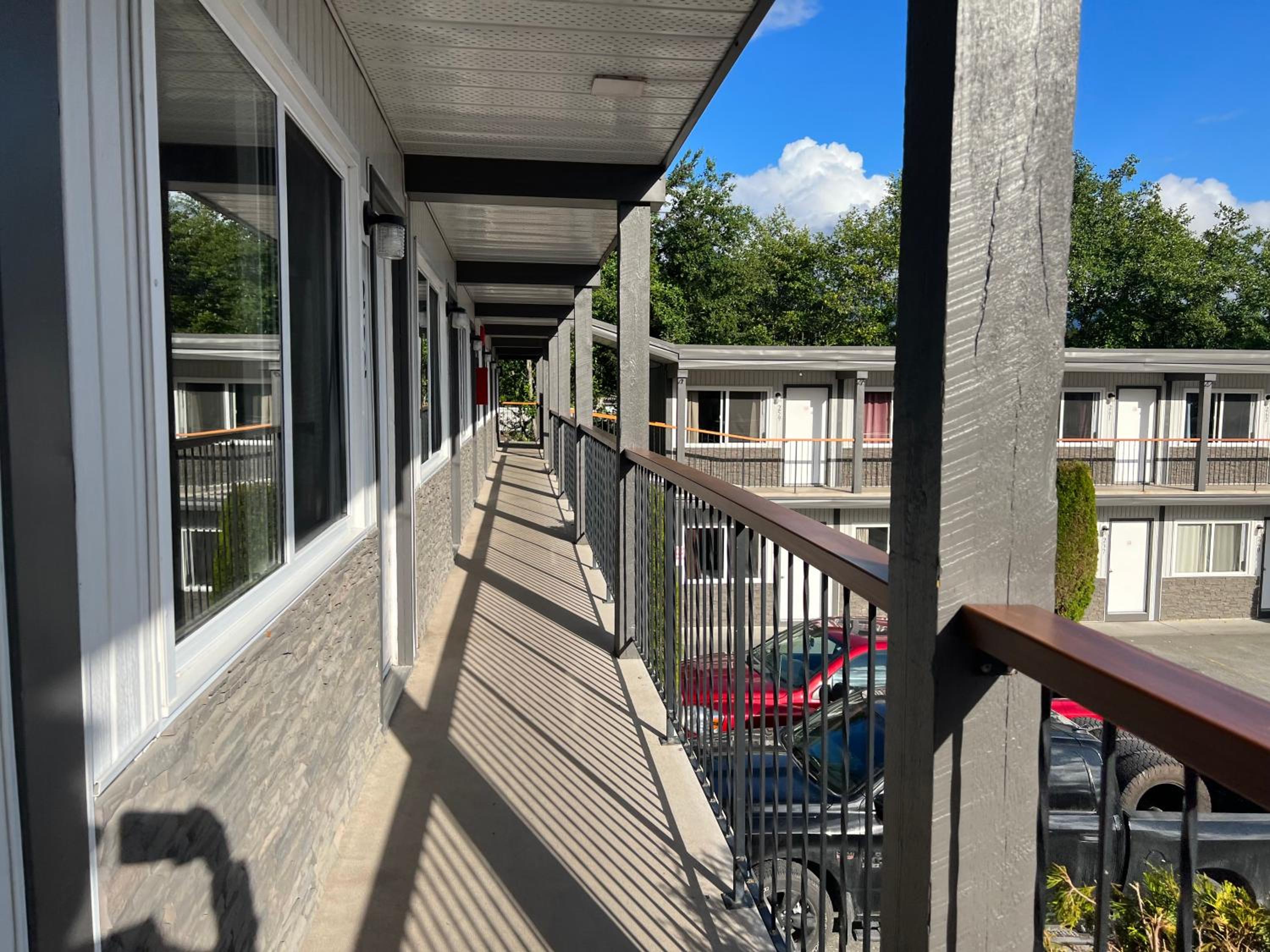 Chalet Inn