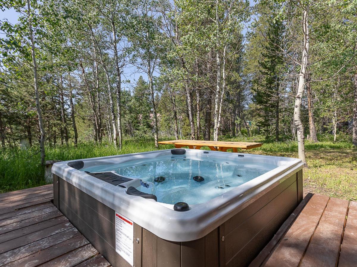 Remington Reload by KABINO Hot Tub FirePit Roku Big Yard Driveway Grill WiFi Trails