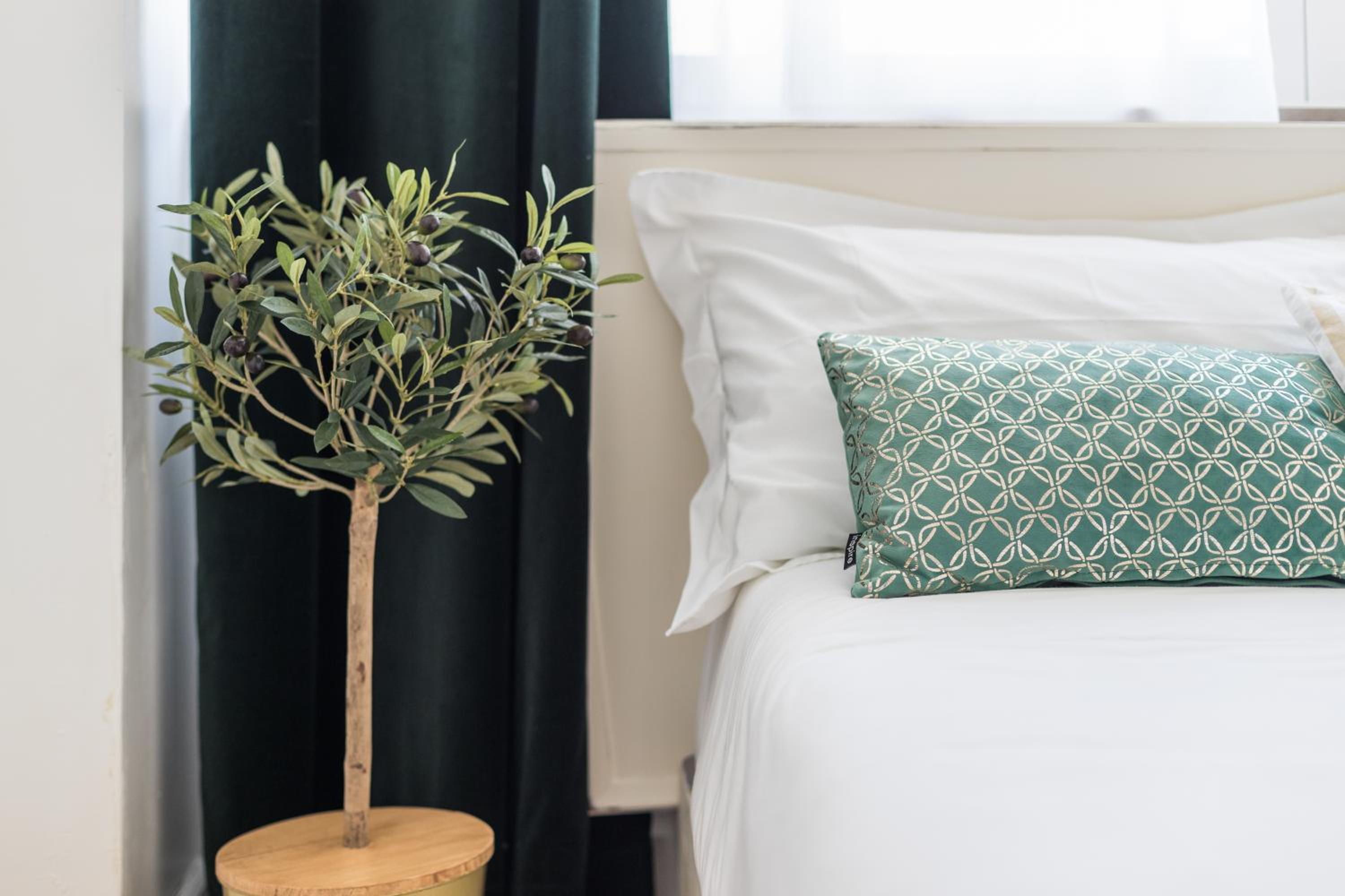 Lisbon Airport Suites