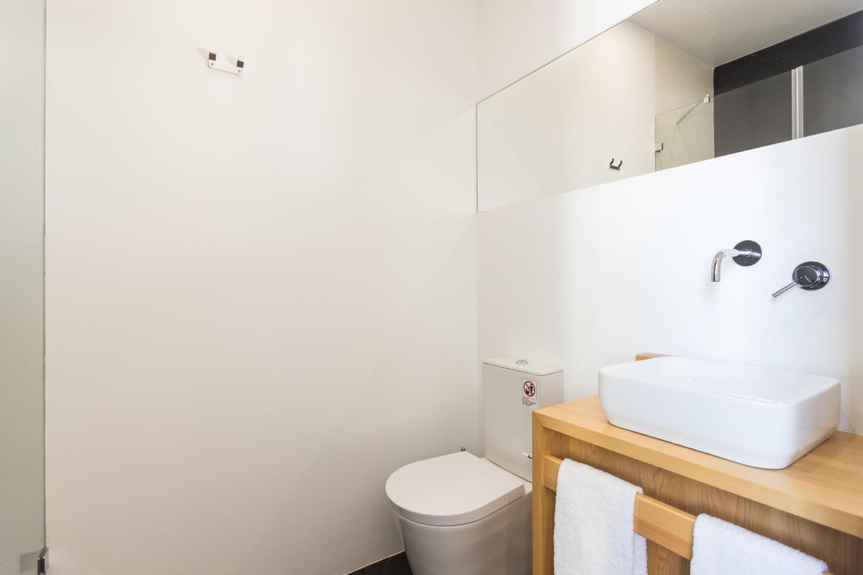 Lisbon Airport Suites