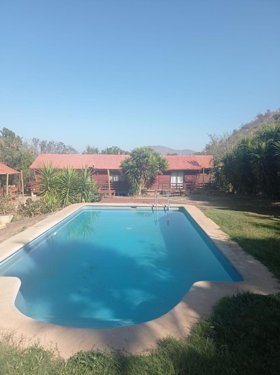 Cabaña con piscina en Curacaví