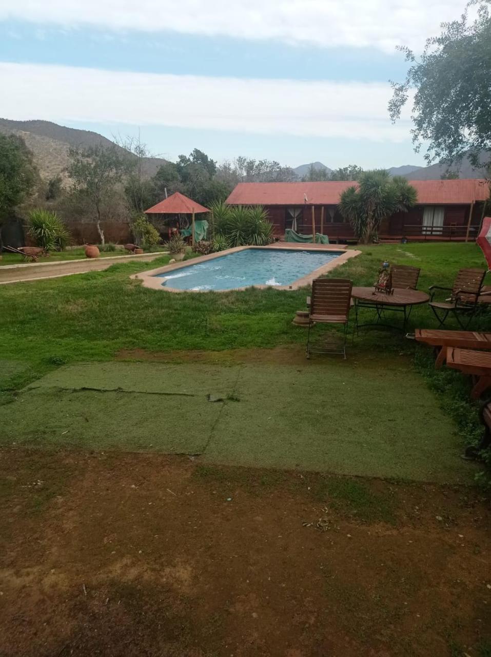 Cabaña con piscina en Curacaví