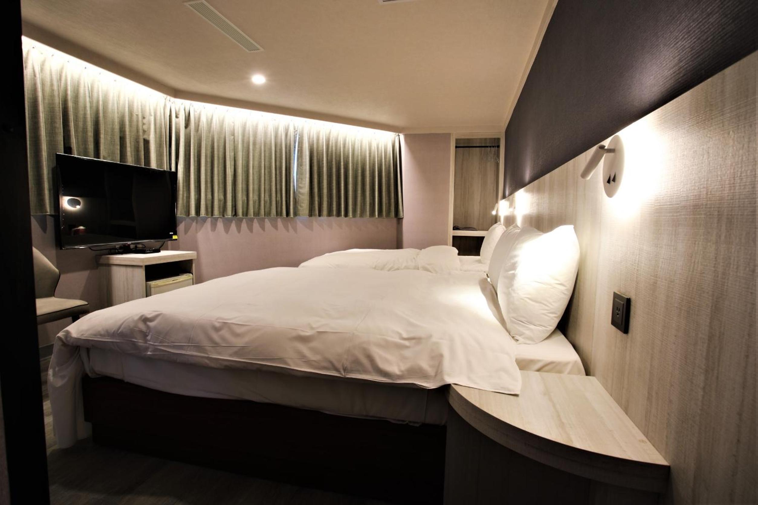 Golden Home Hotel