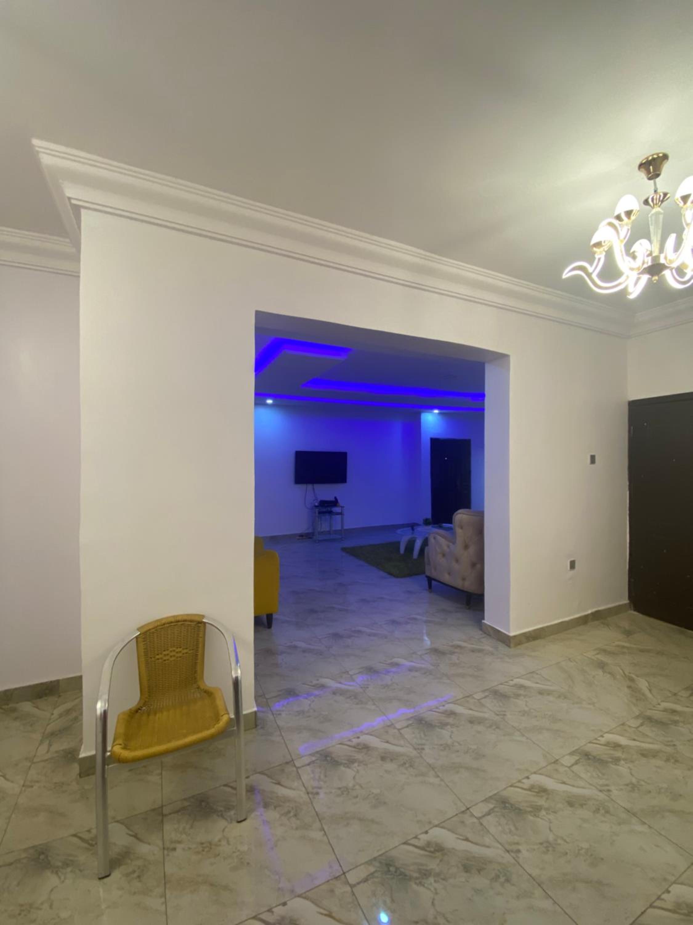 Labi’s place. 1,2 bedrooms apartments beautifully furnished in a secured estate at Adeniyi Jones Ikeja. 24 hrs light, secured apartment,WiFi, fully fitted  view 5