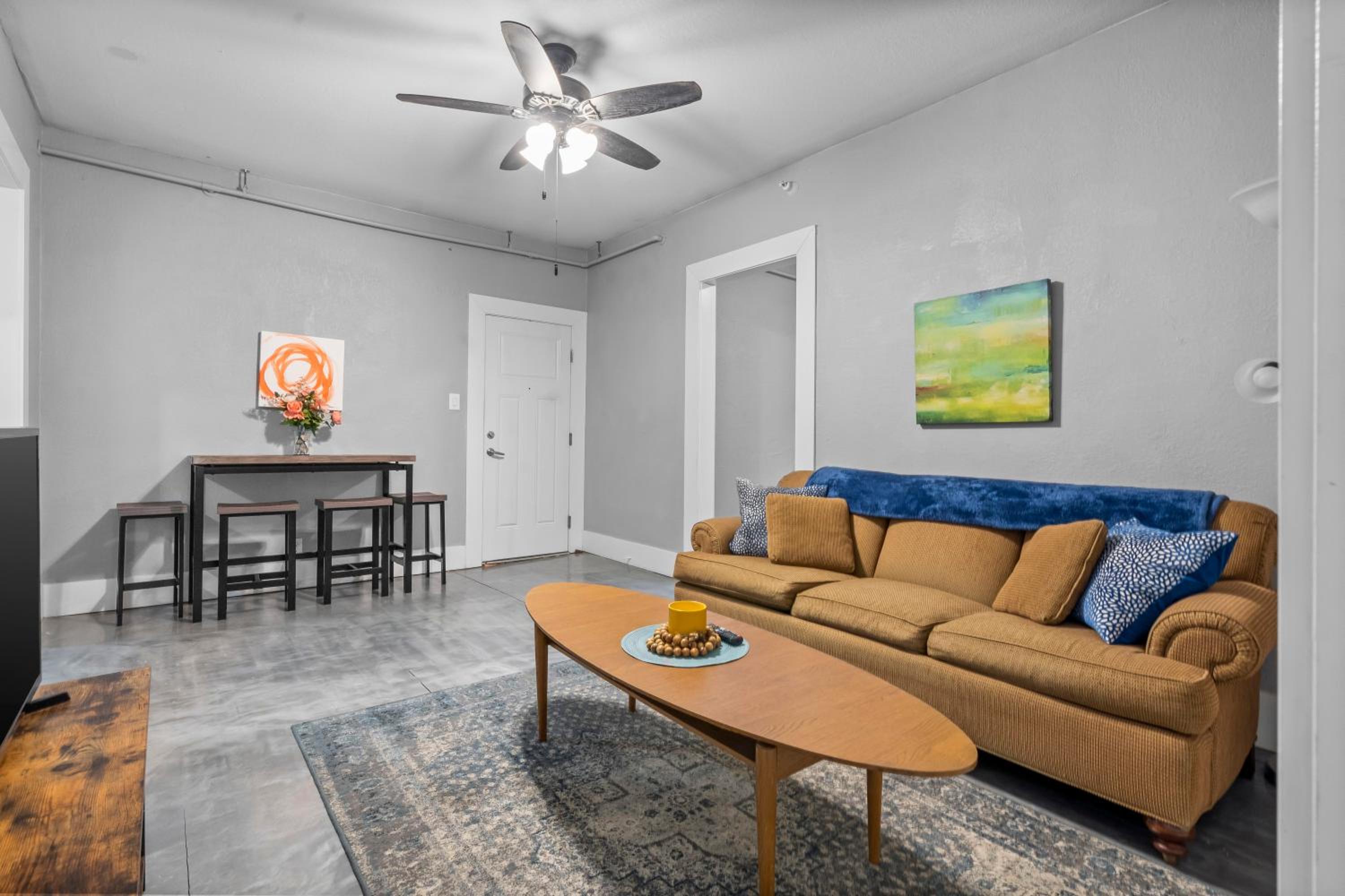 Navarre Apartments