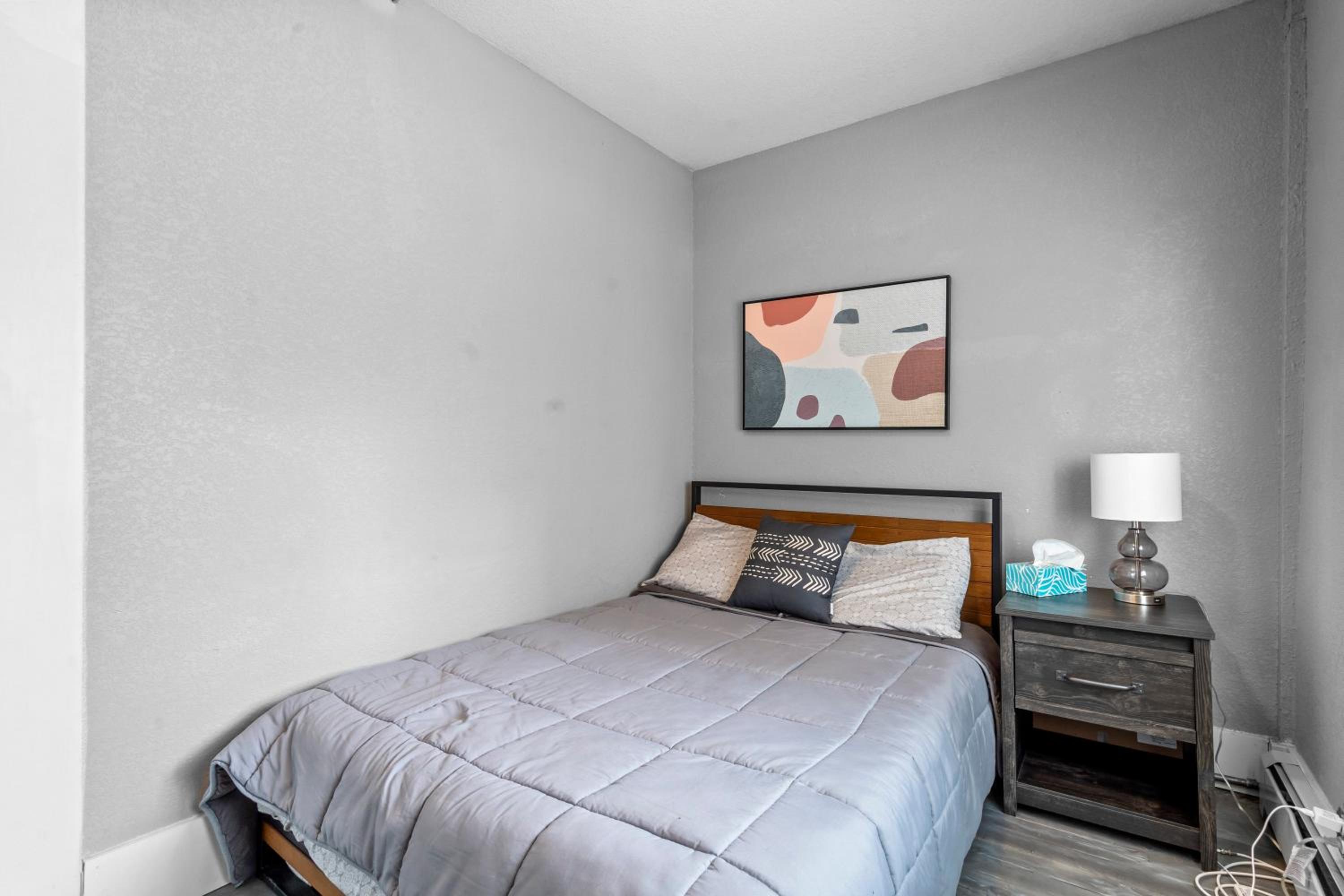 Navarre Apartments