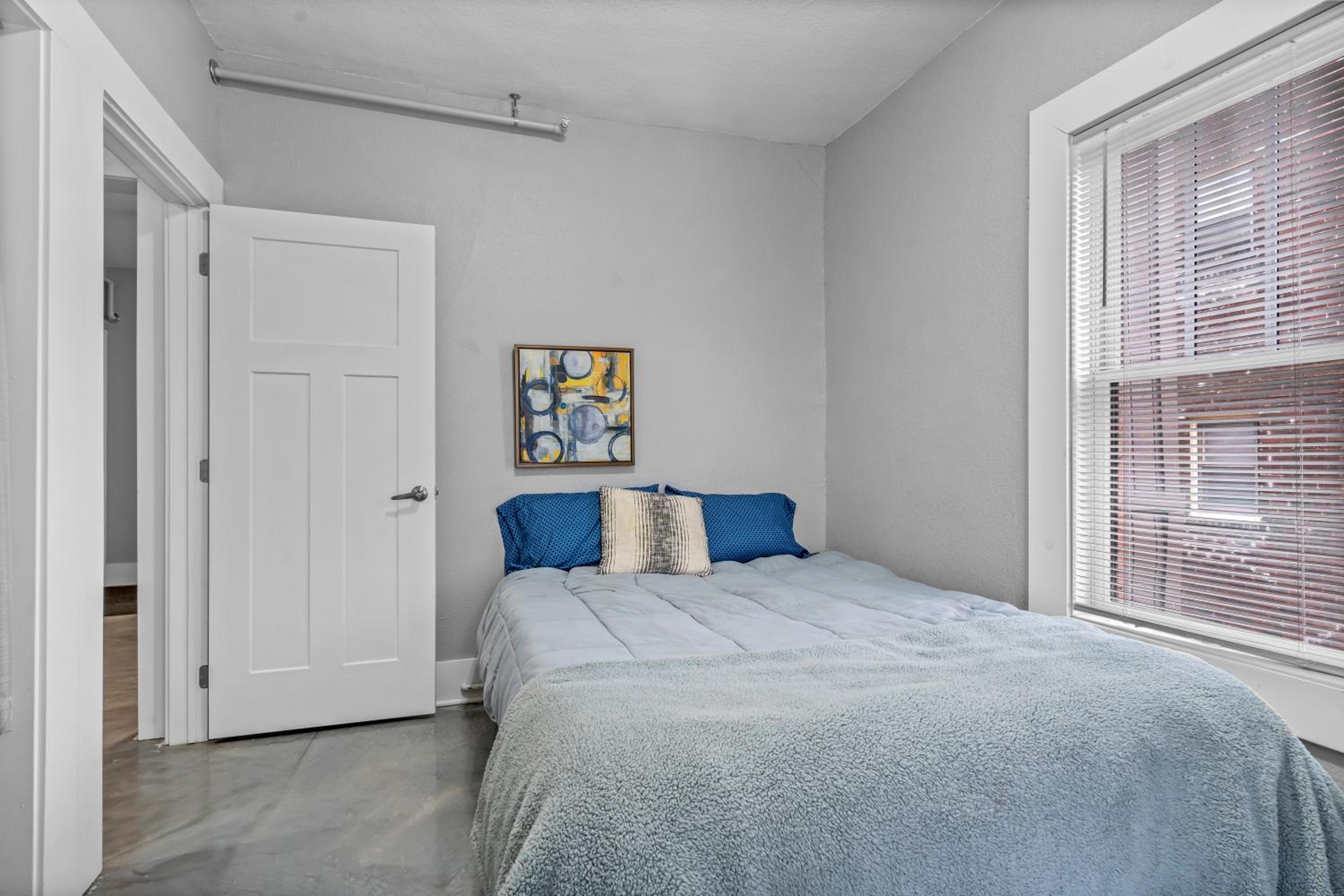 Navarre Apartments