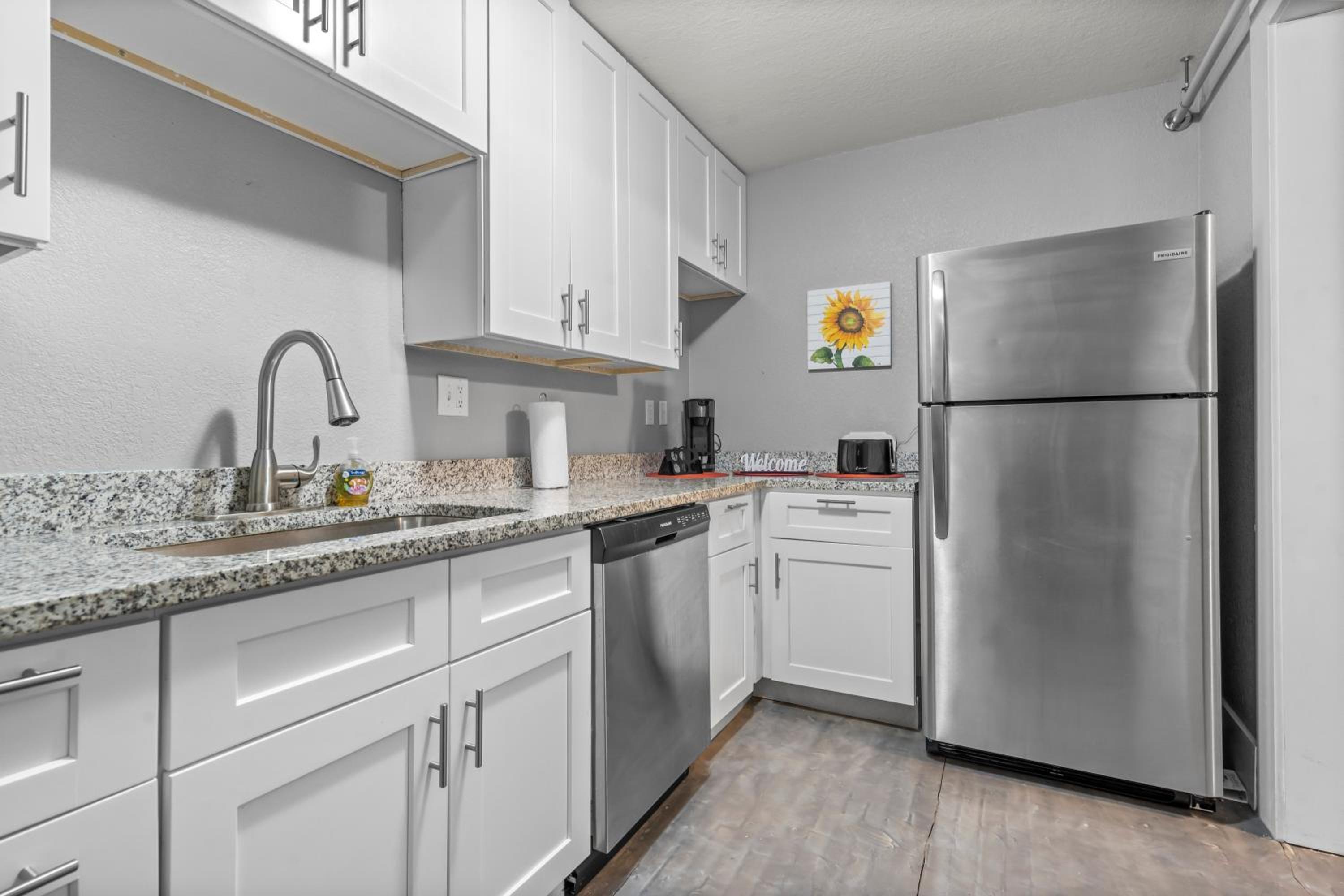 Navarre Apartments