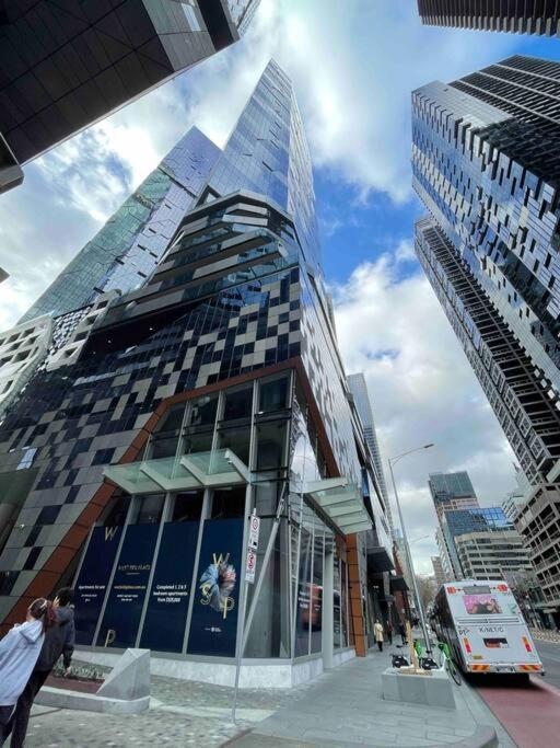 New Retro Style 2Bedrooms Max for 6 in Heart of CBD