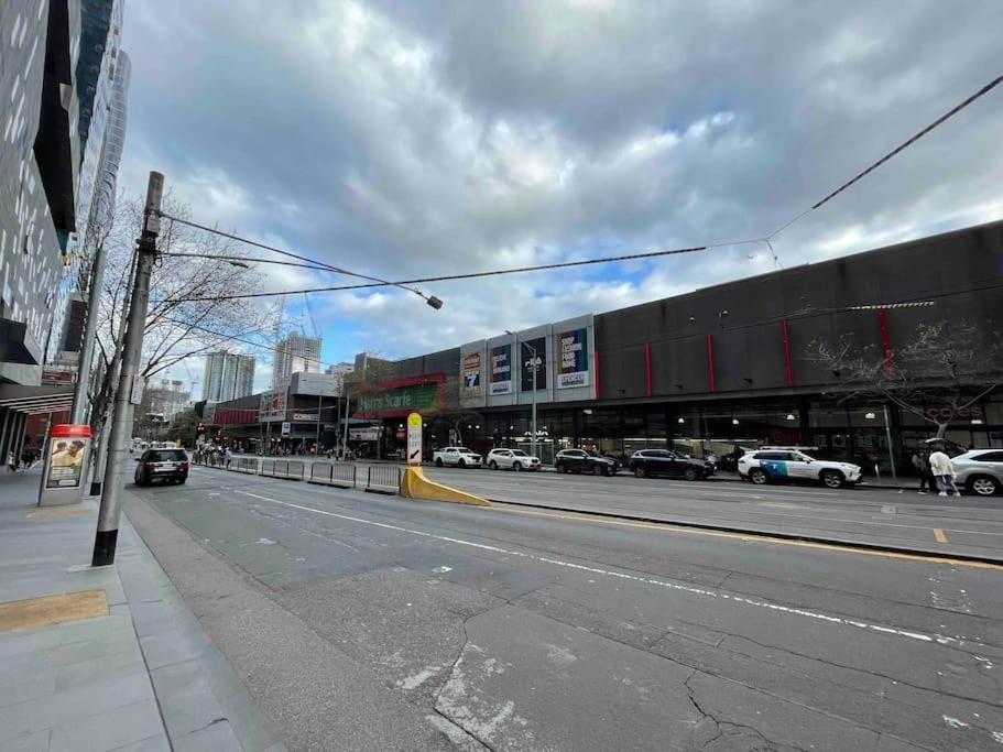 2Brooms Max for5 at Heart of CBD 1Free Parking