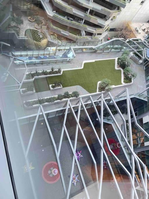 2Brooms Max for5 at Heart of CBD 1Free Parking