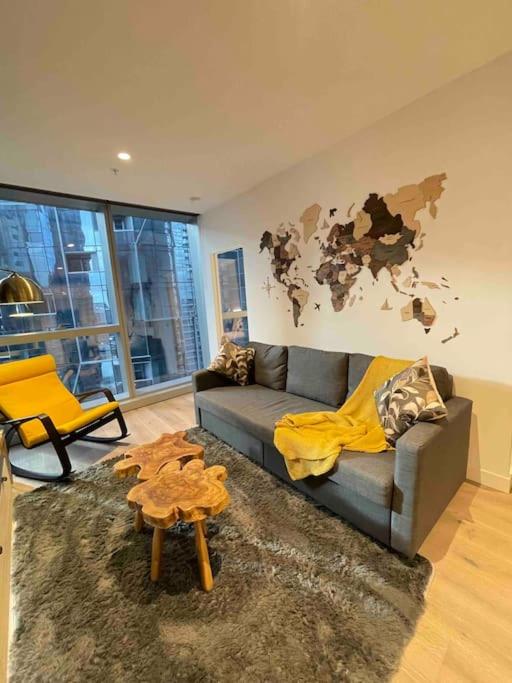 2Brooms Max for5 at Heart of CBD 1Free Parking