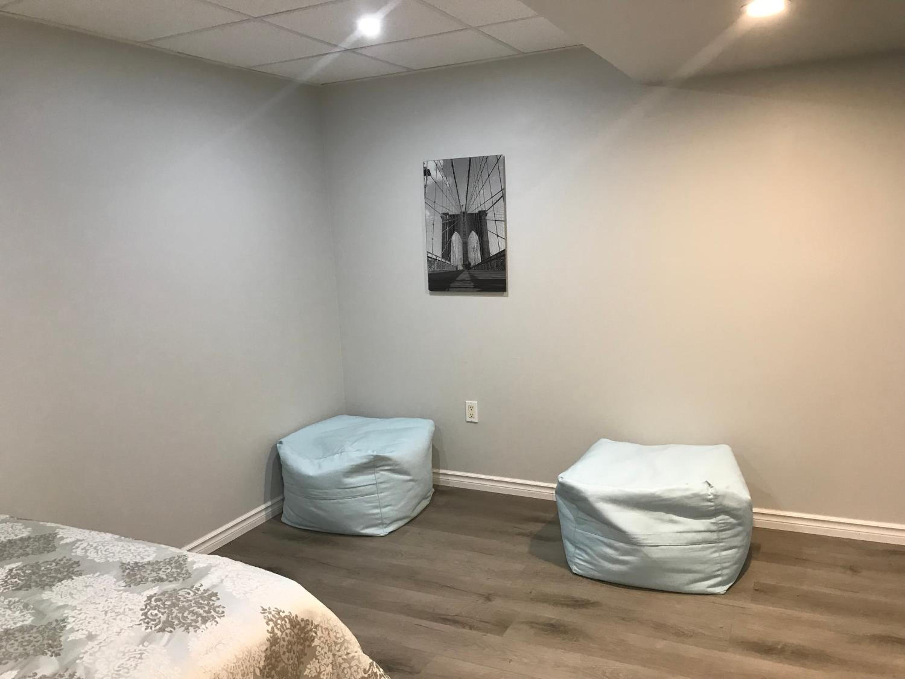 A Bright Specious 1 Bedroom Unit in the Basement