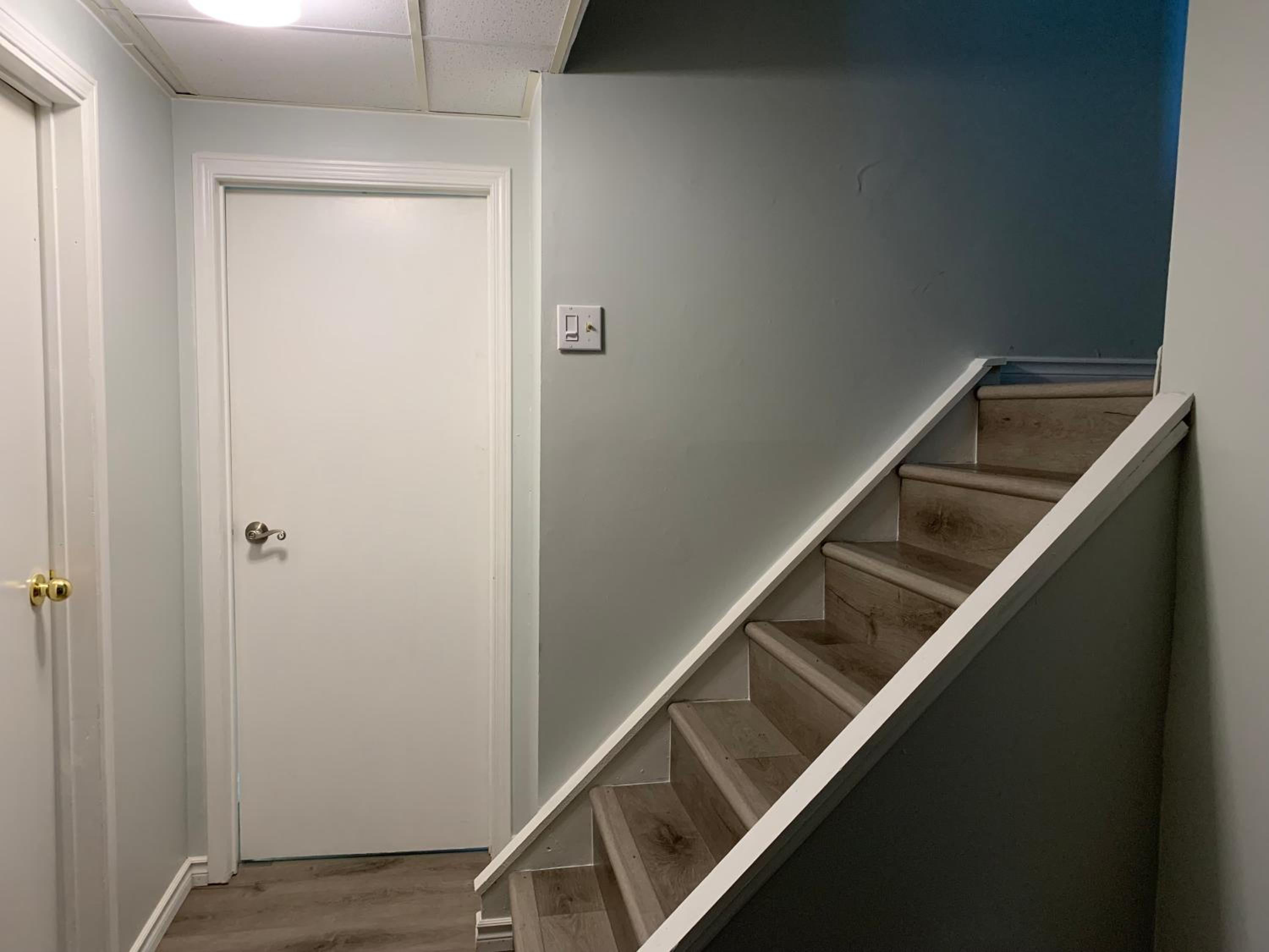 A Bright Specious 1 Bedroom Unit in the Basement