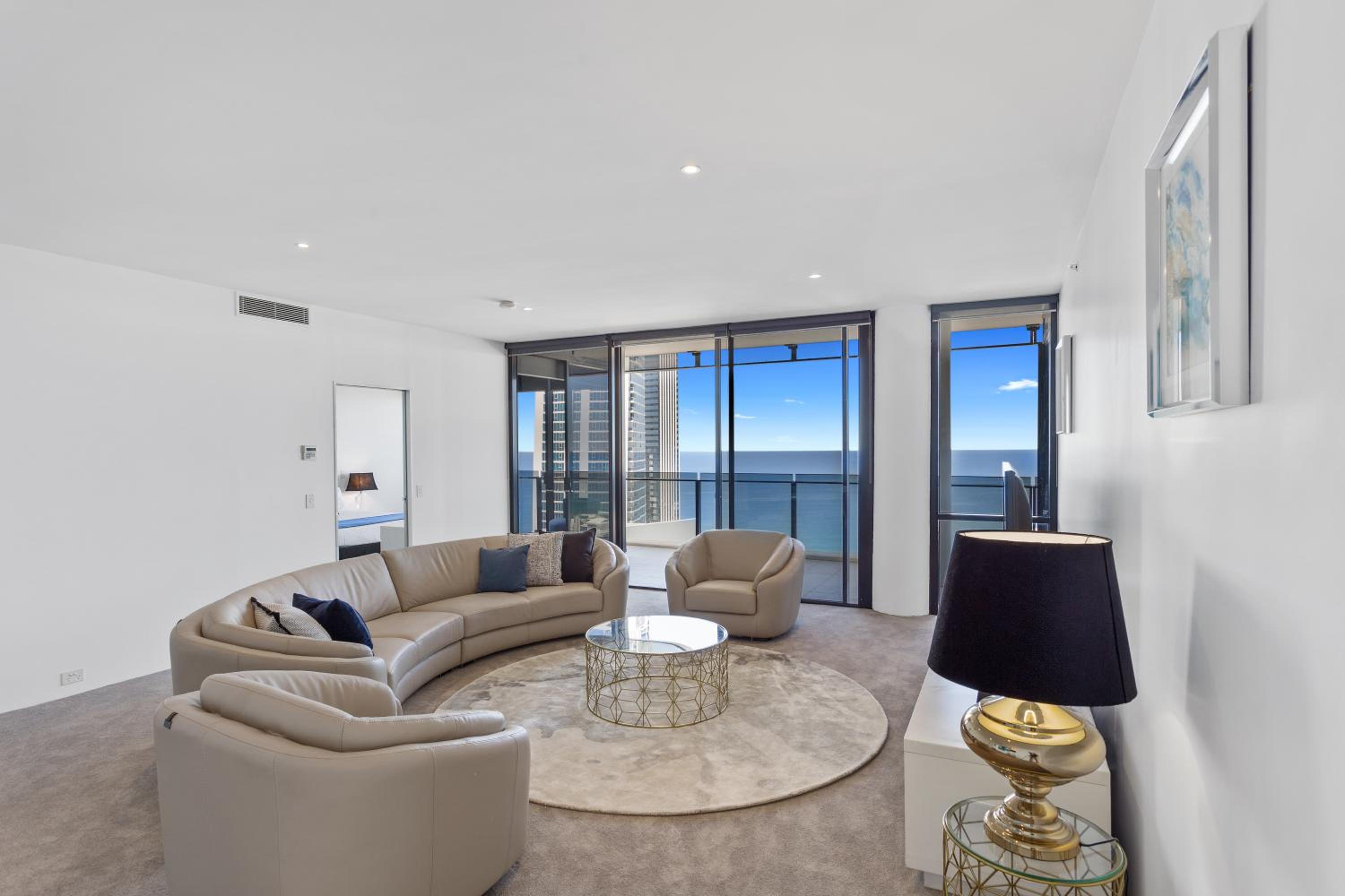 Holiday Holiday Circle On Cavill Apartments