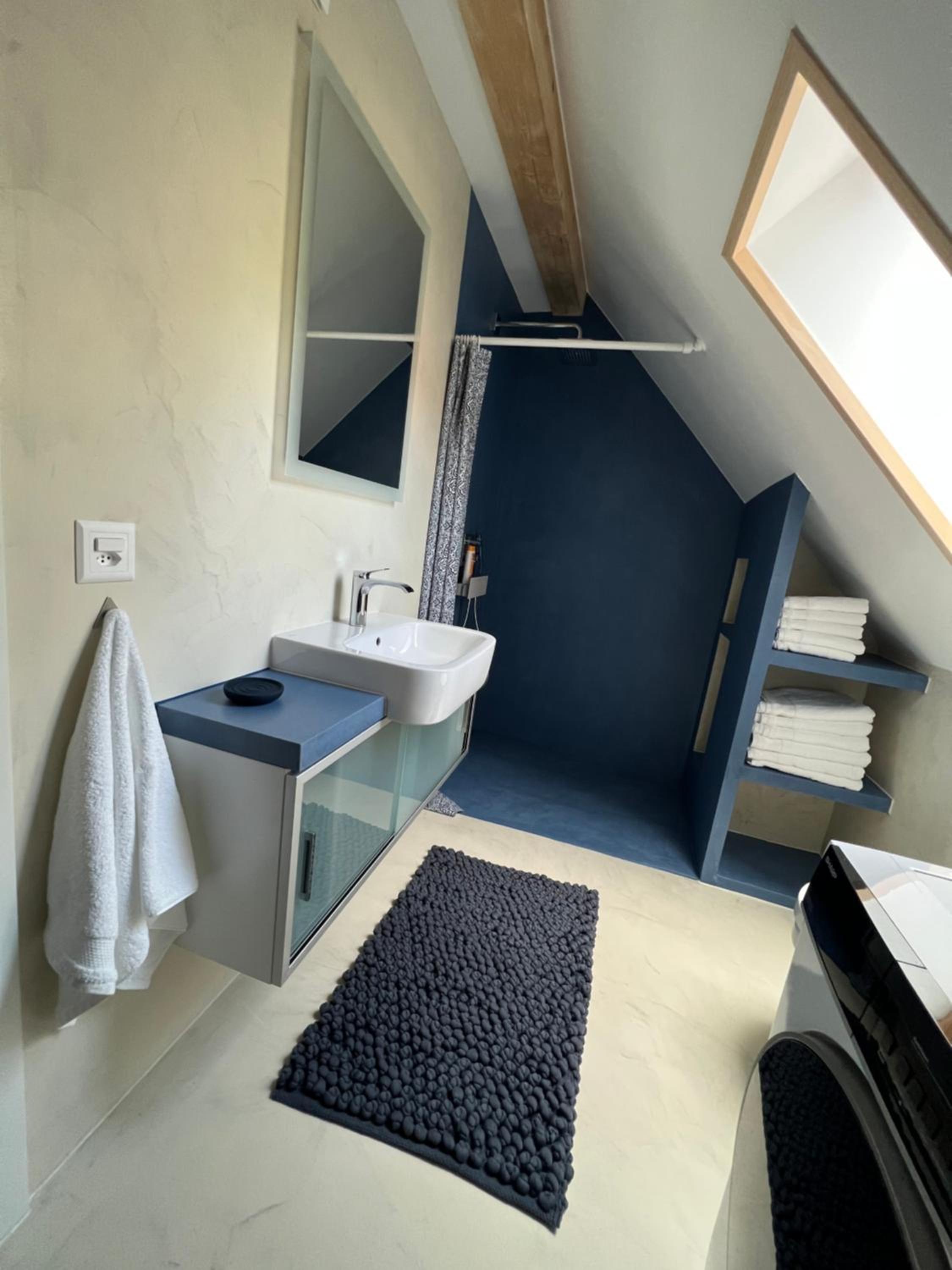 MARYS family friendly Apartments,VISIT RHINE FALLS for FREE if you stay 2 nights, SOHO 95m2 2-Bedrooms 2nd floor & SOUTH BEACH 105m2 3-Bedrooms & LOFT 115m