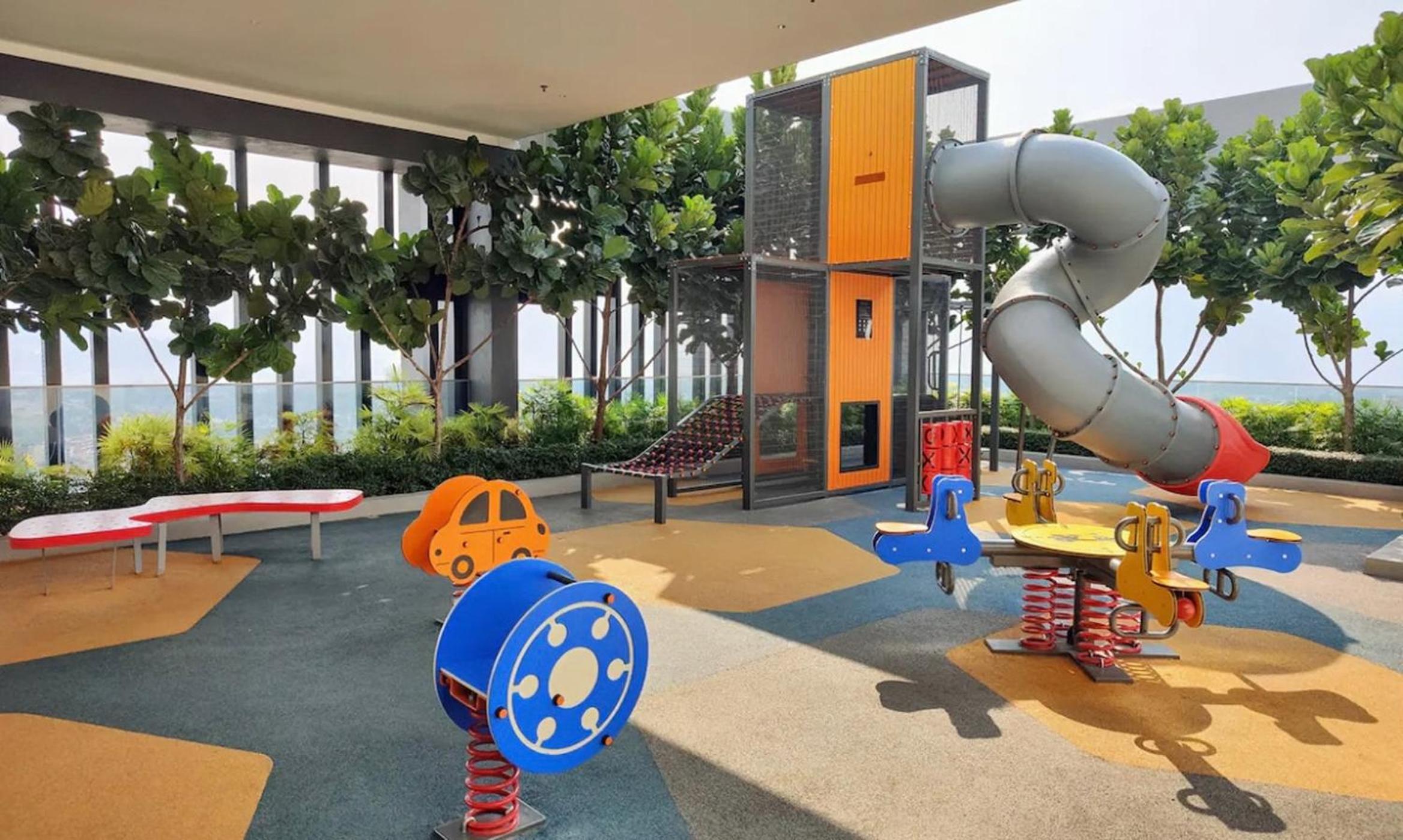 SkyPool with Seaview 8pax Beacon Executive Suites - Georgetown City Centre - 3km to Komtar view 4