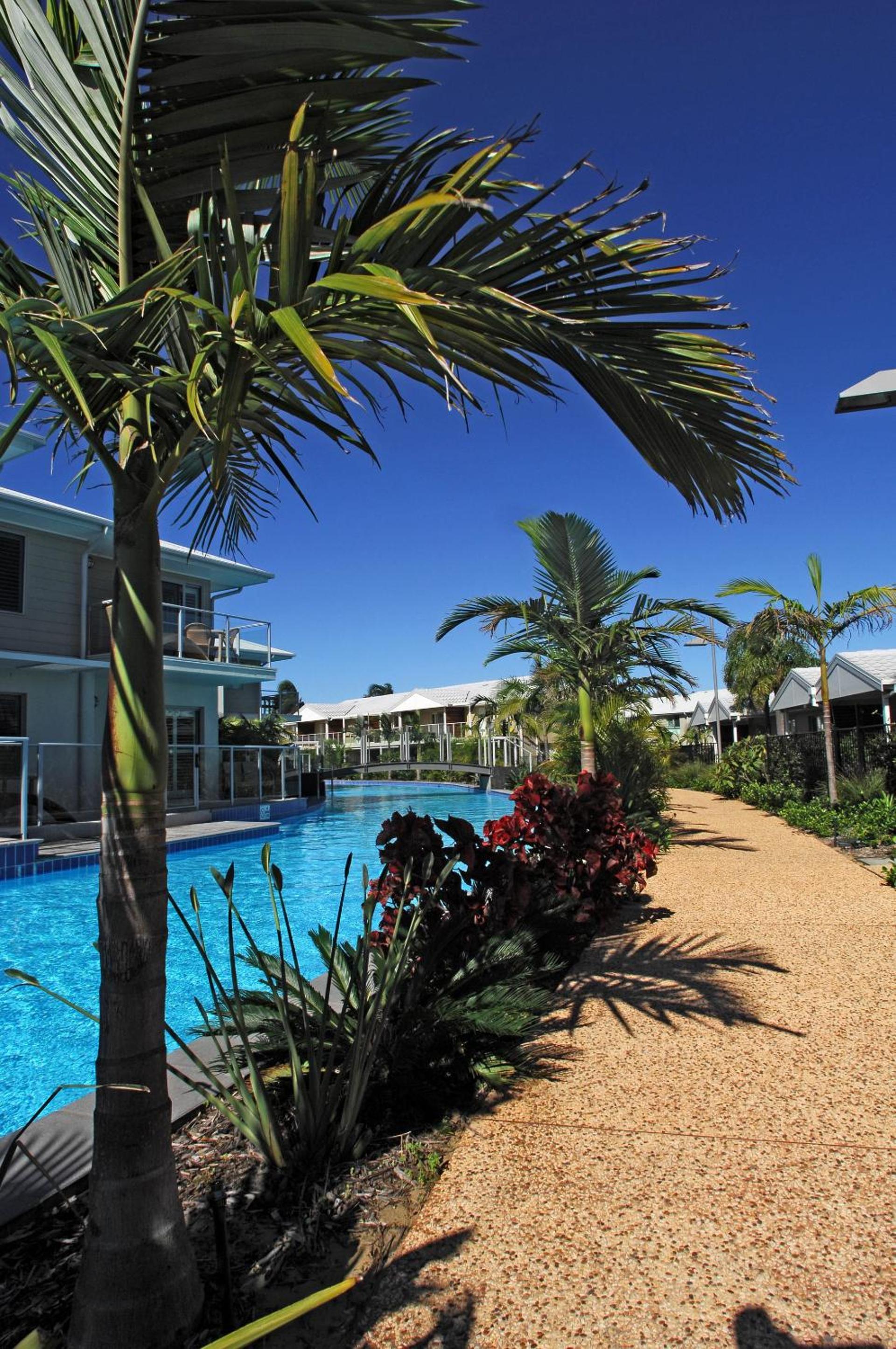 Oaks Pacific Blue Pool spa more in complex