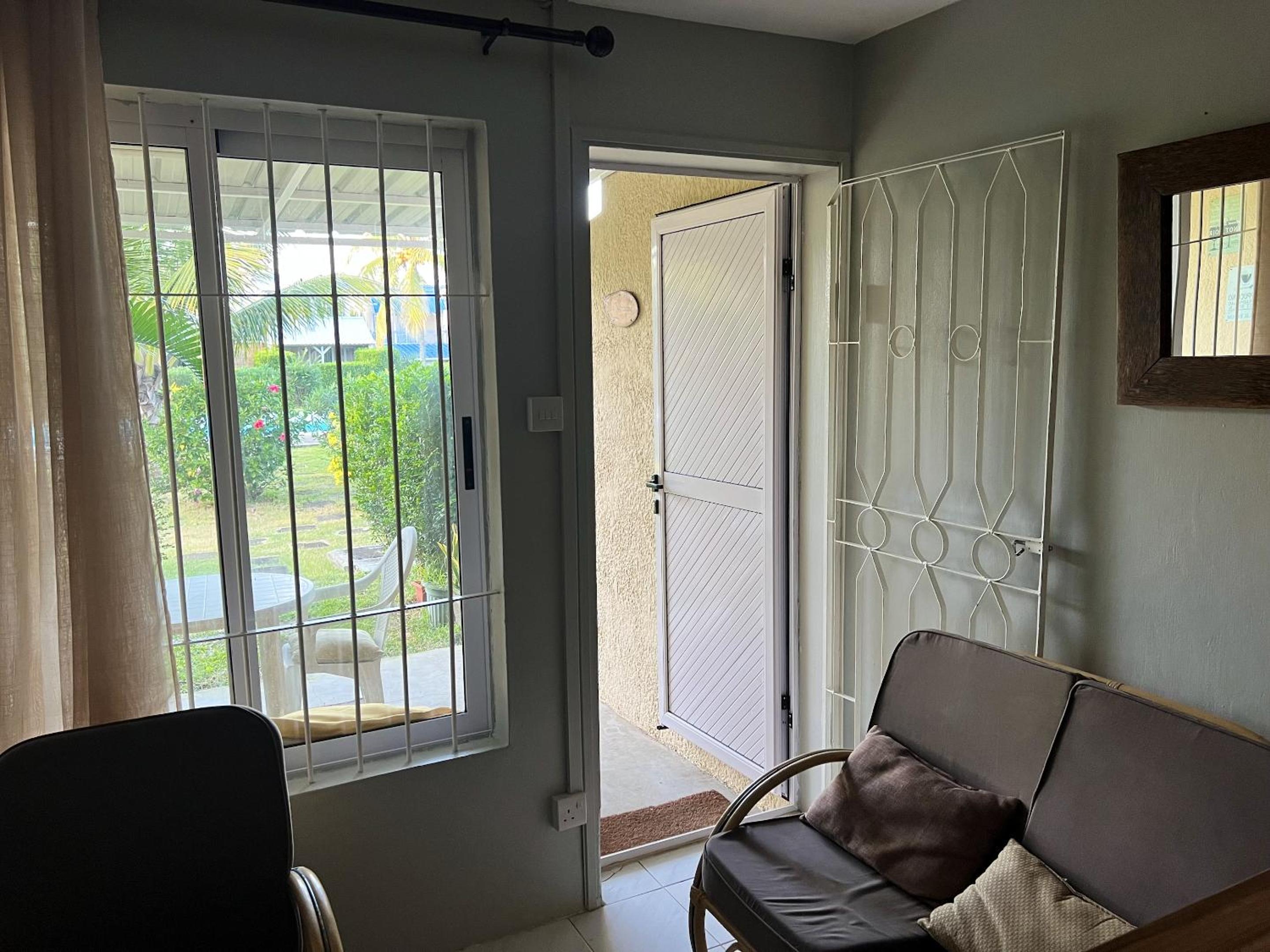 Charming Studio in Grand Baie, 60 m² with Shared Pool