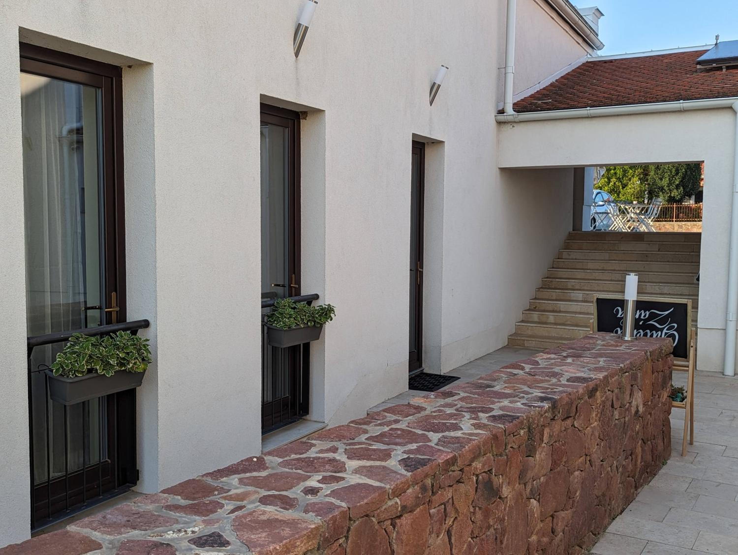 ZÁNKAPU - Hotel for You