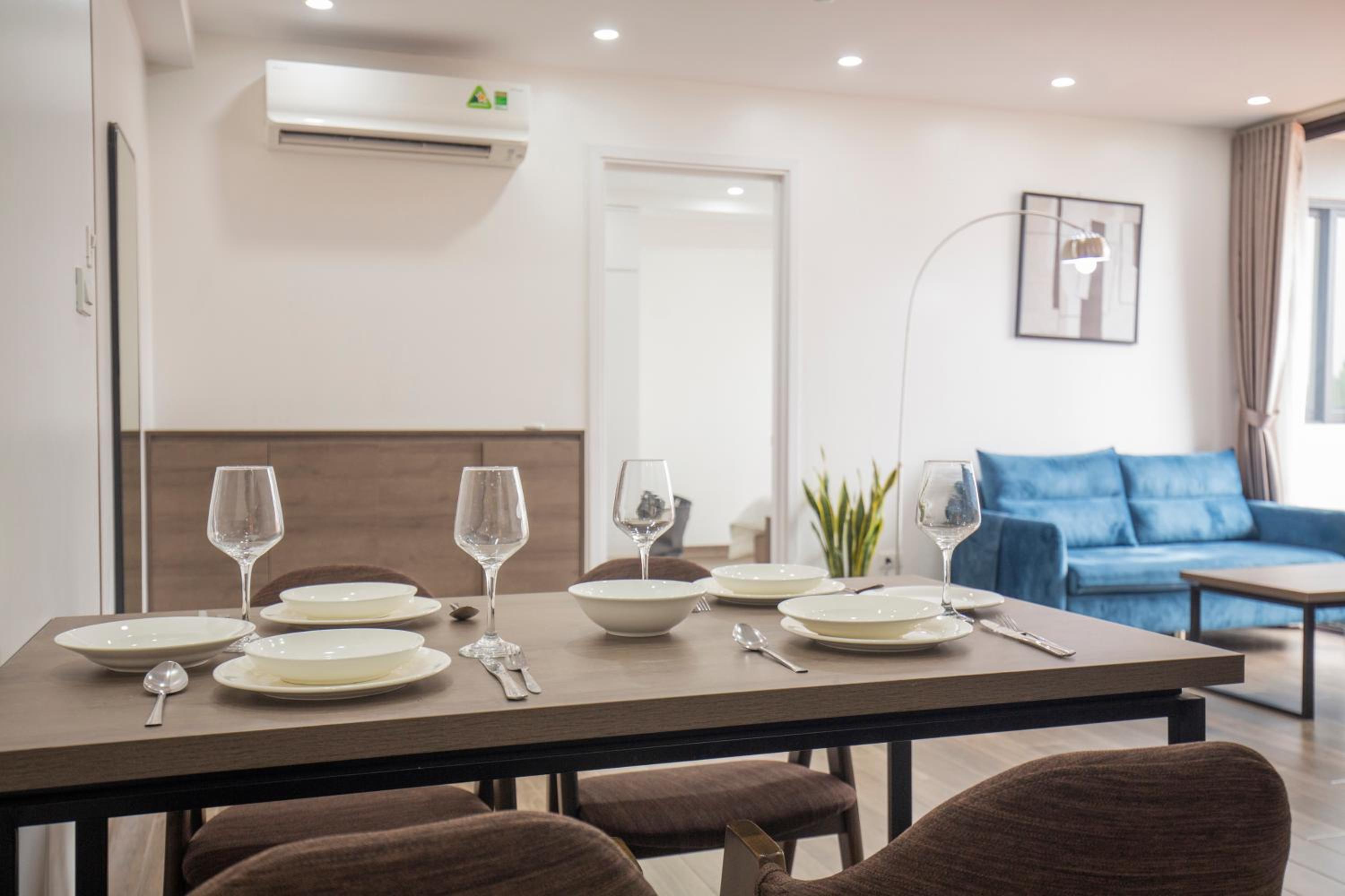 The Valley - Westlake Apartment