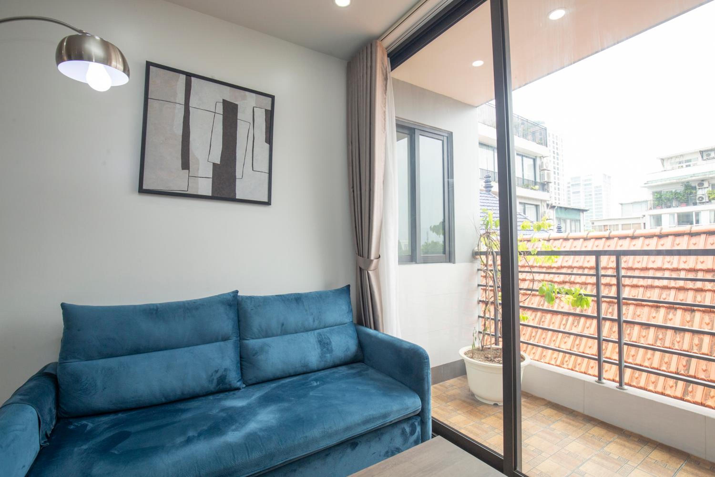The Valley - Westlake Apartment