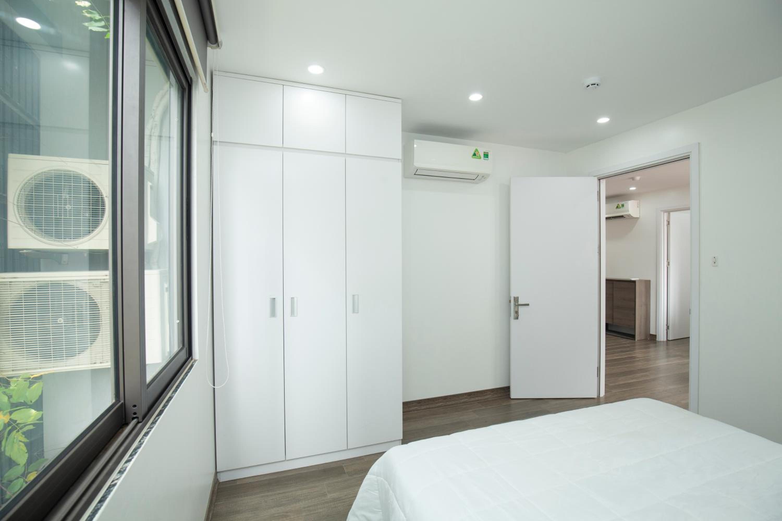 The Valley - Westlake Apartment