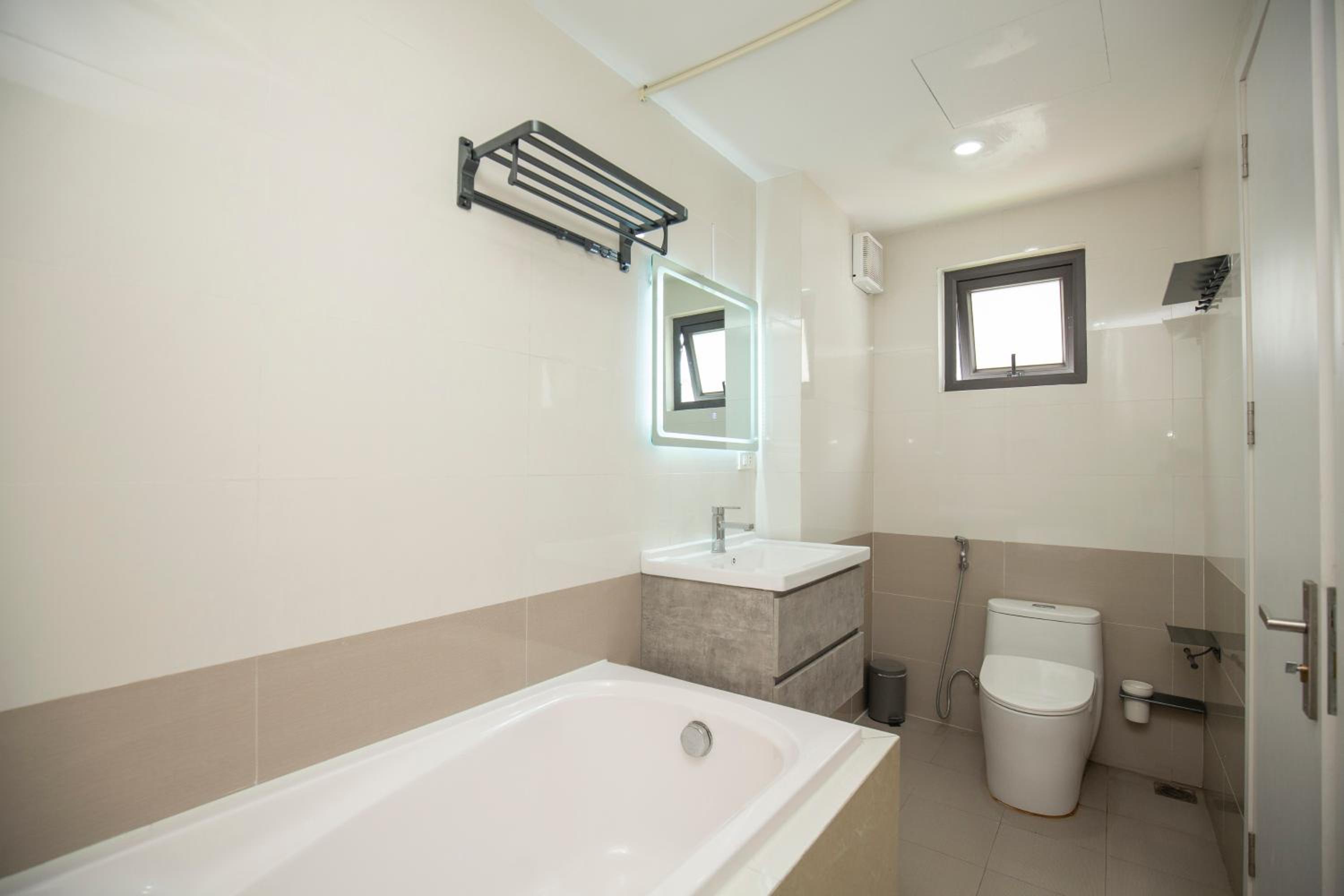 The Valley - Westlake Apartment