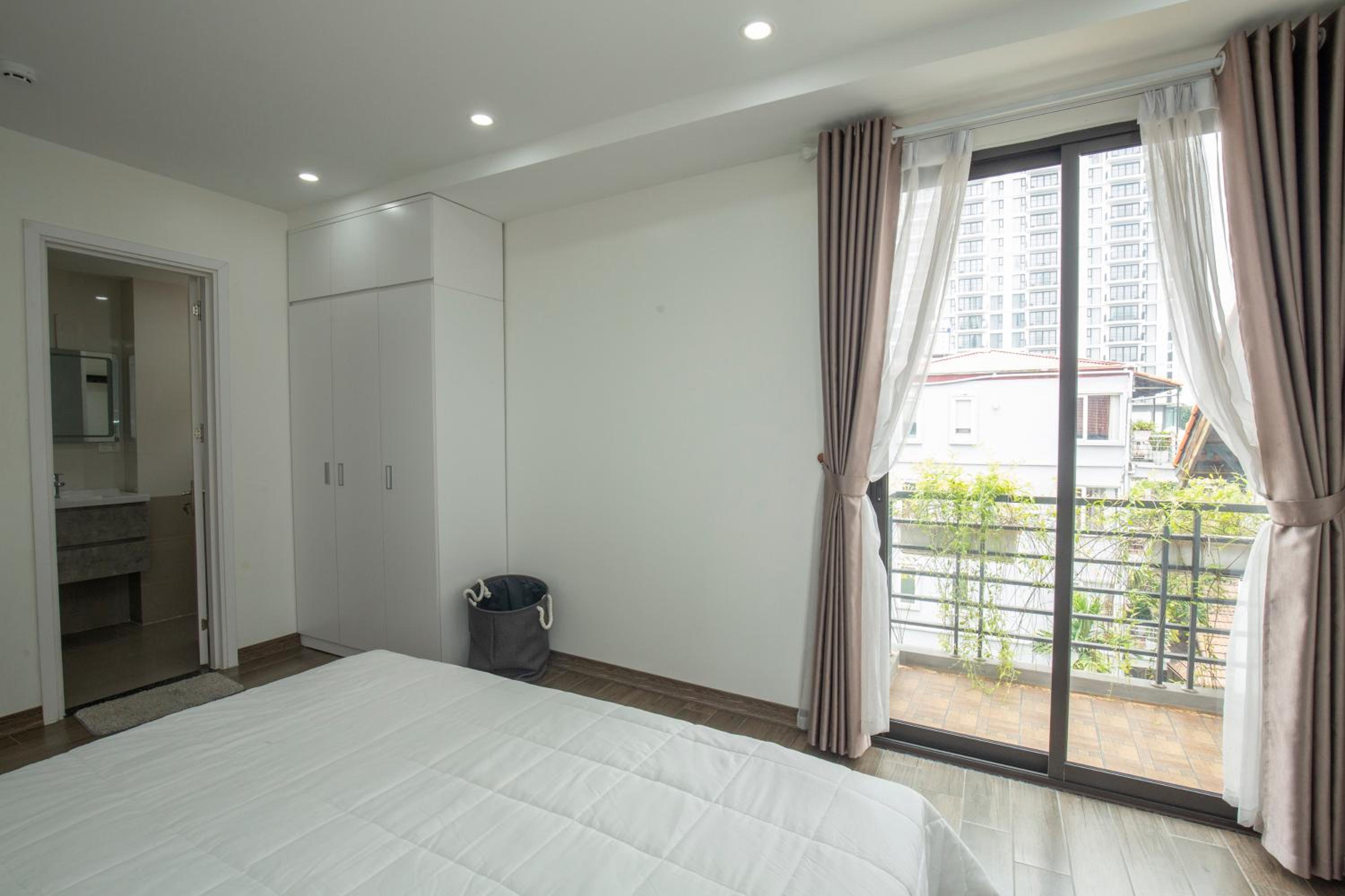 The Valley - Westlake Apartment