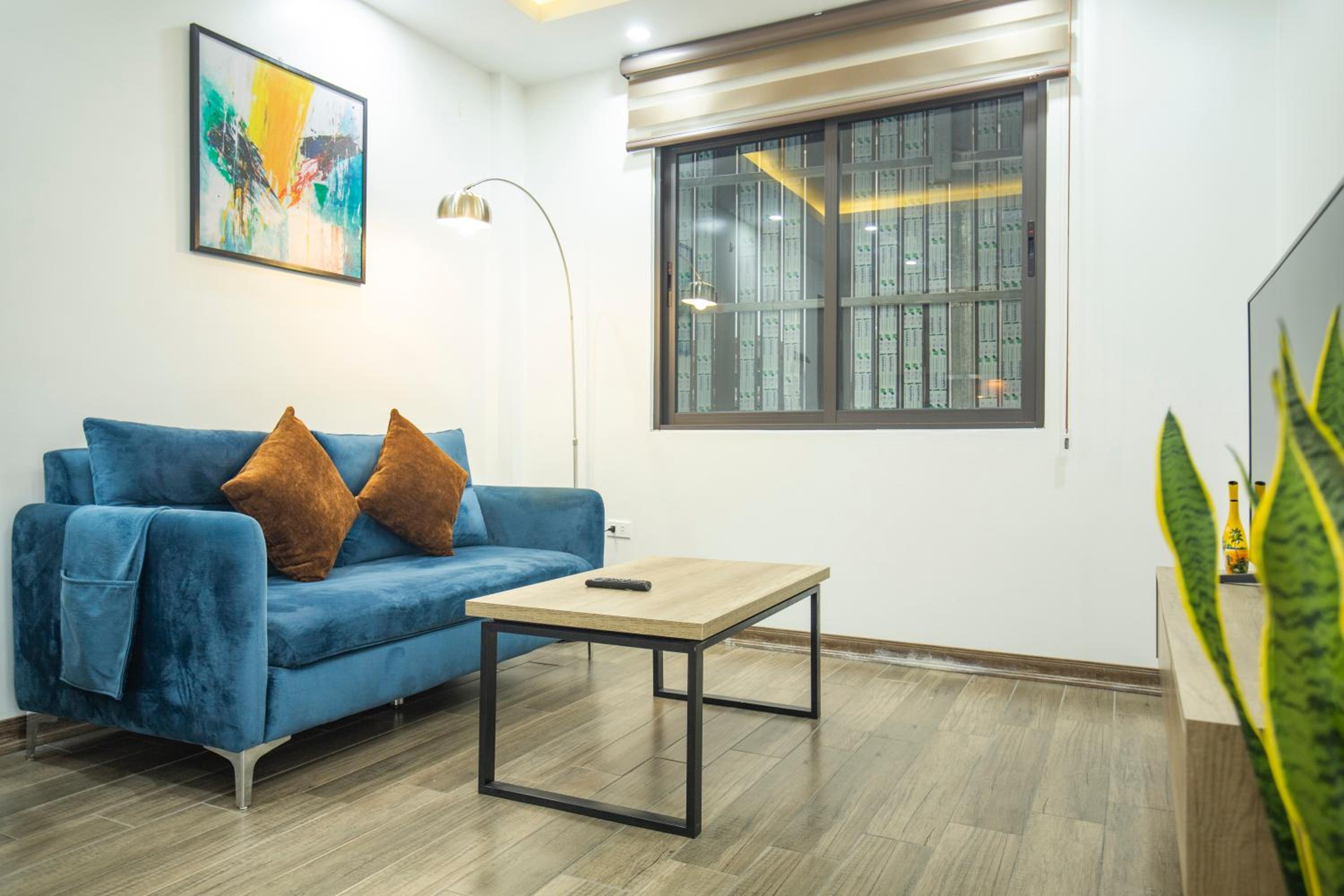 The Valley - Westlake Apartment