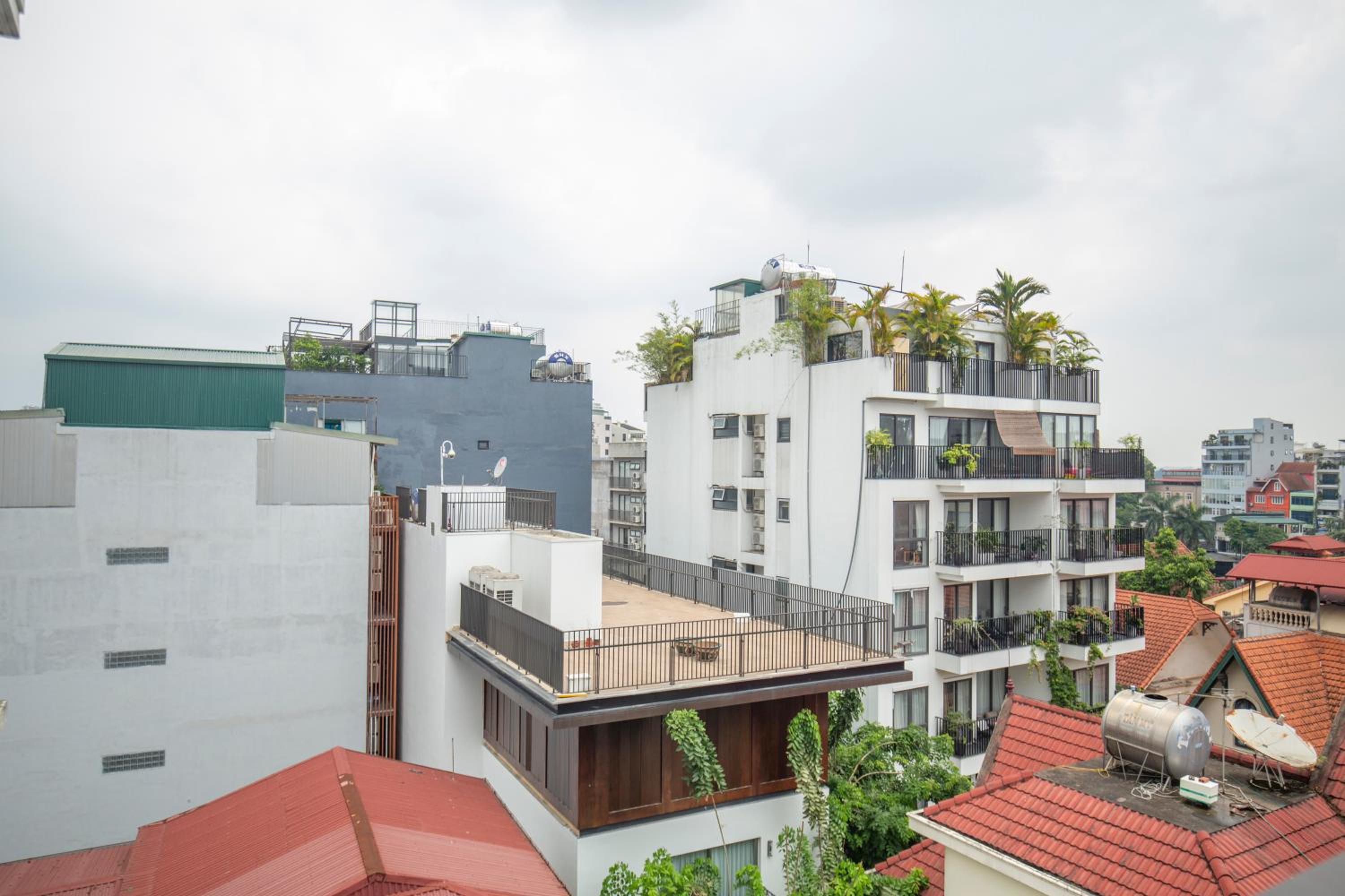 The Valley - Westlake Apartment