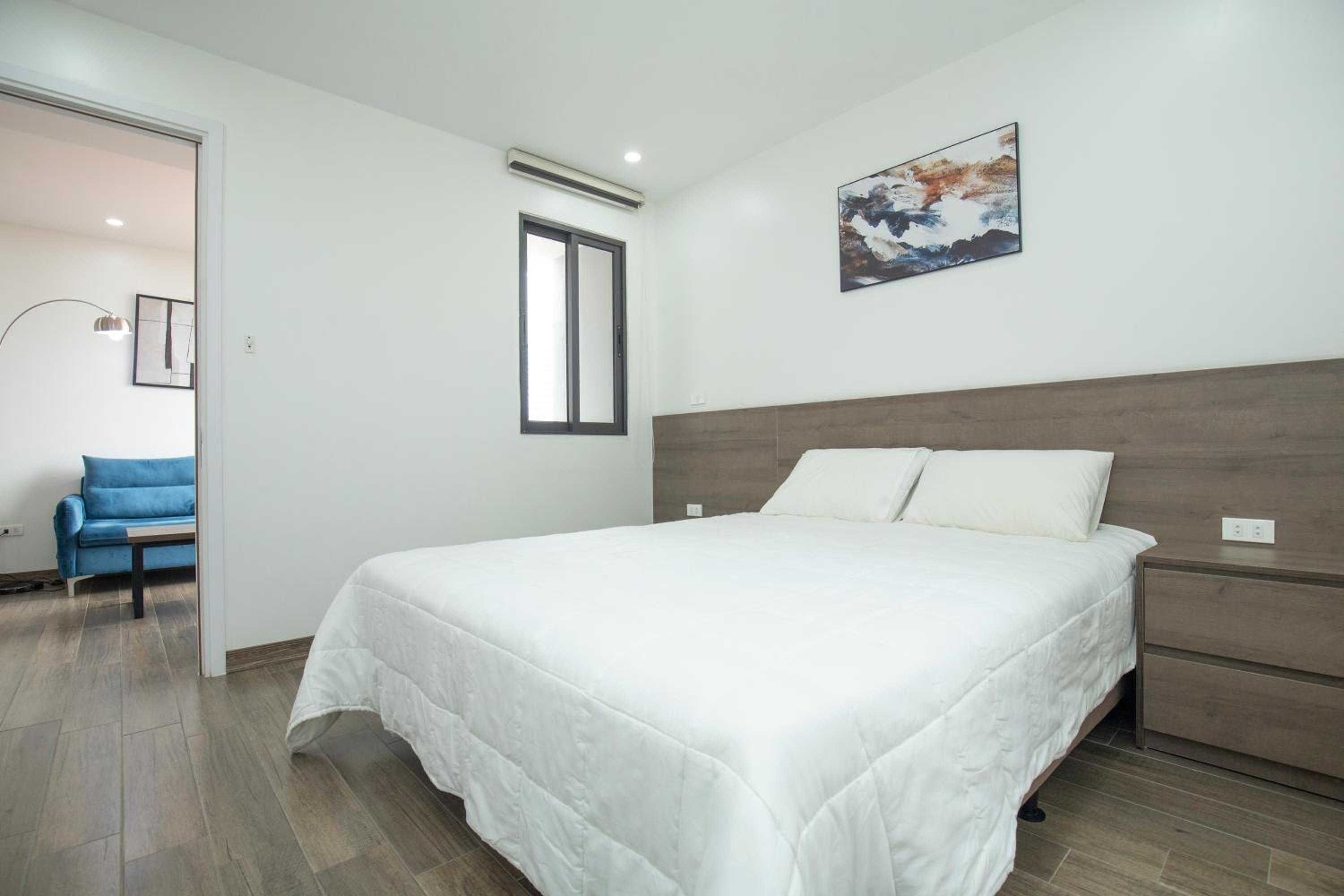 The Valley - Westlake Apartment