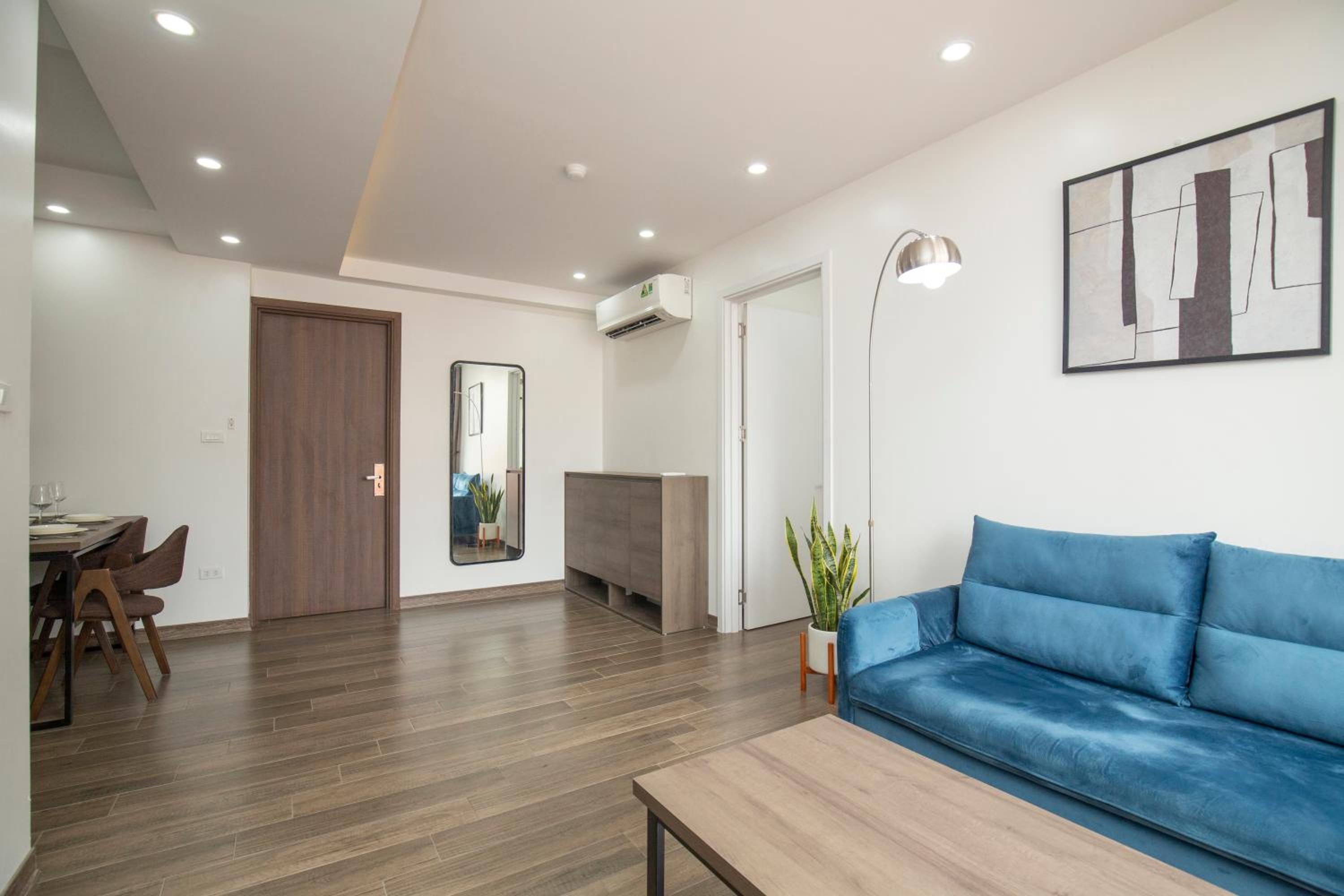 The Valley - Westlake Apartment
