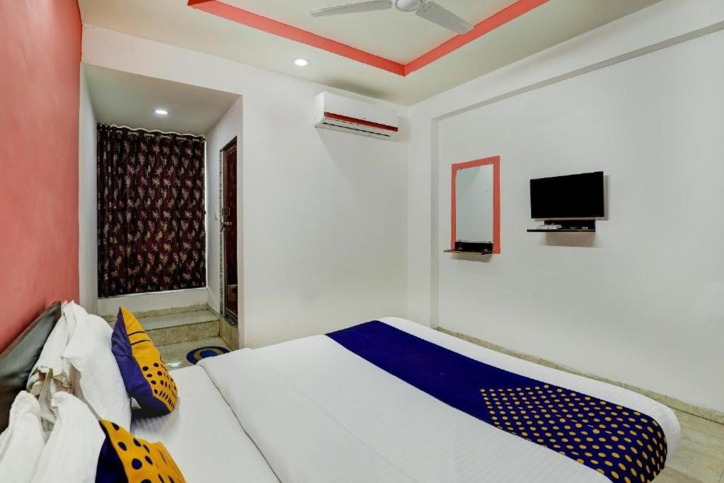 HOTEL CITY PALACE view 4