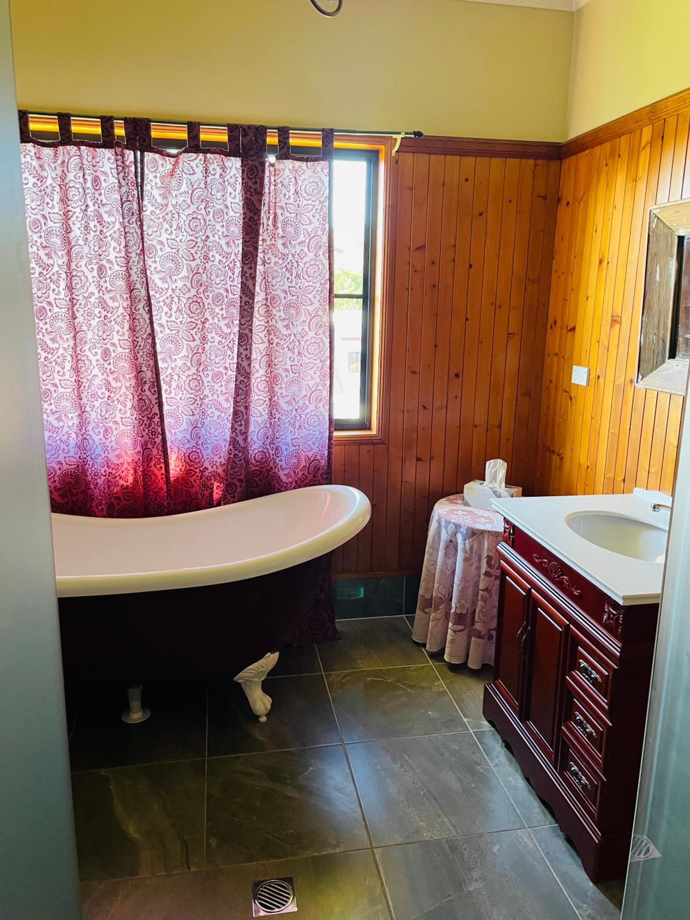 GOLDEN LACE B&B