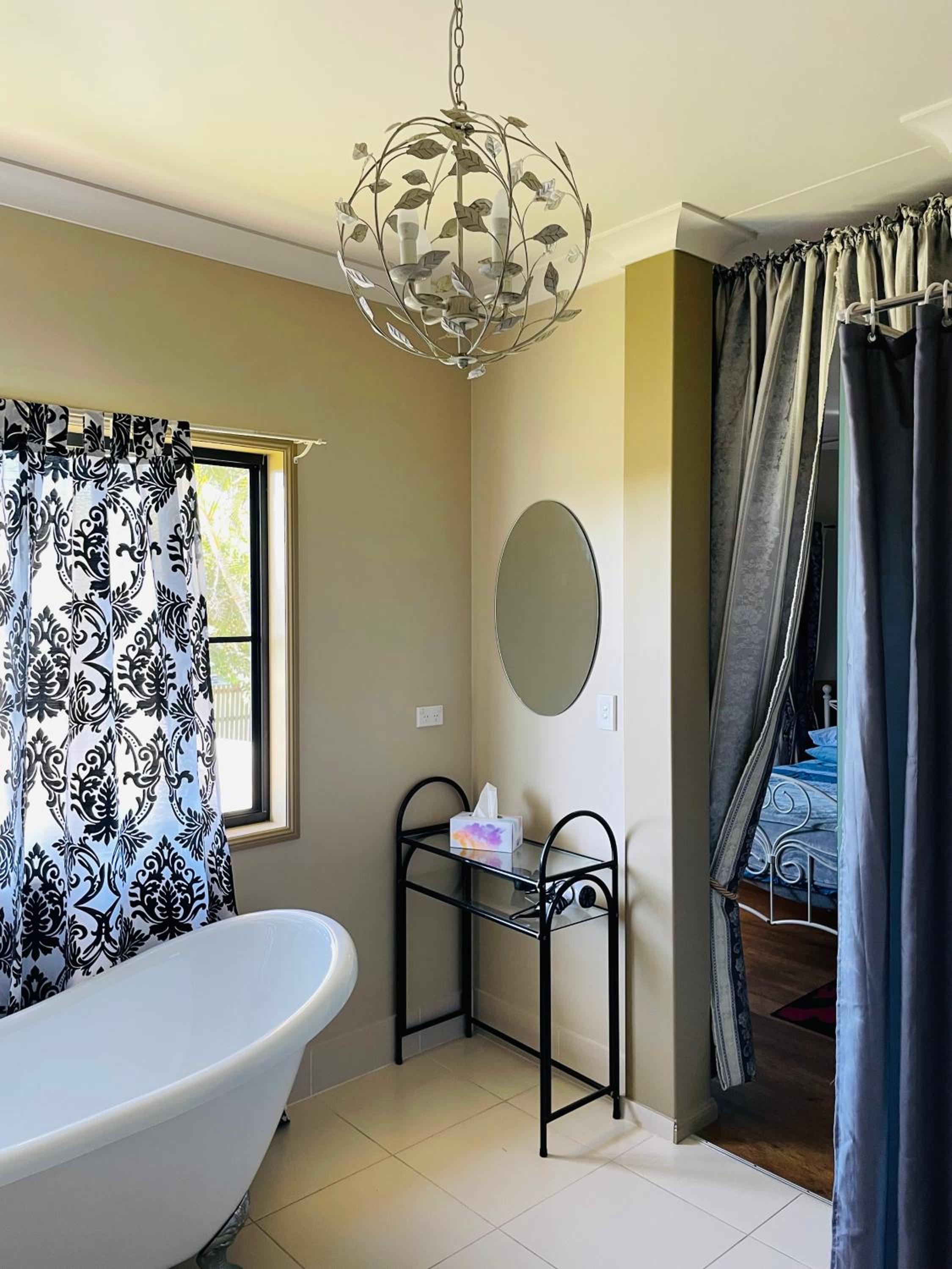 GOLDEN LACE B&B