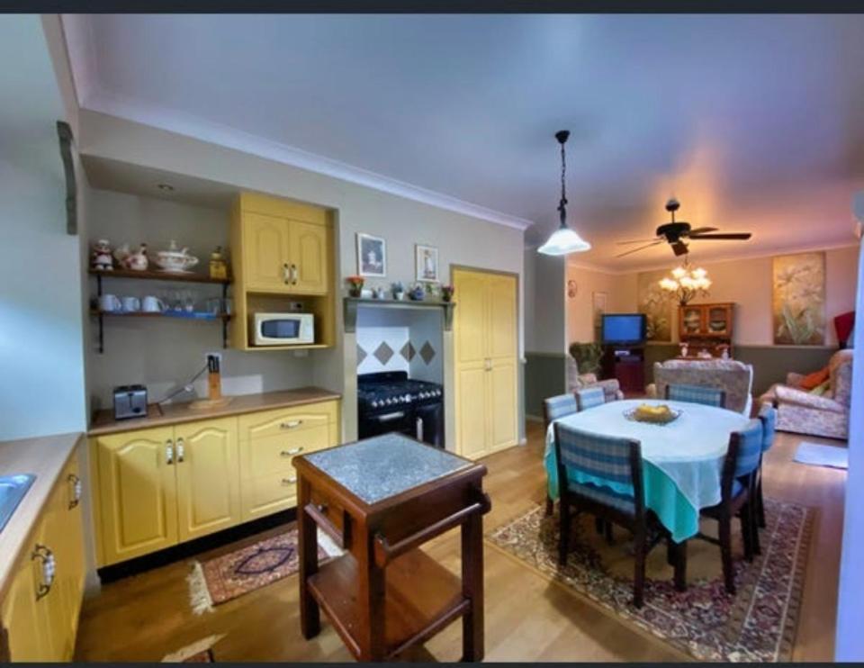 GOLDEN LACE B&B