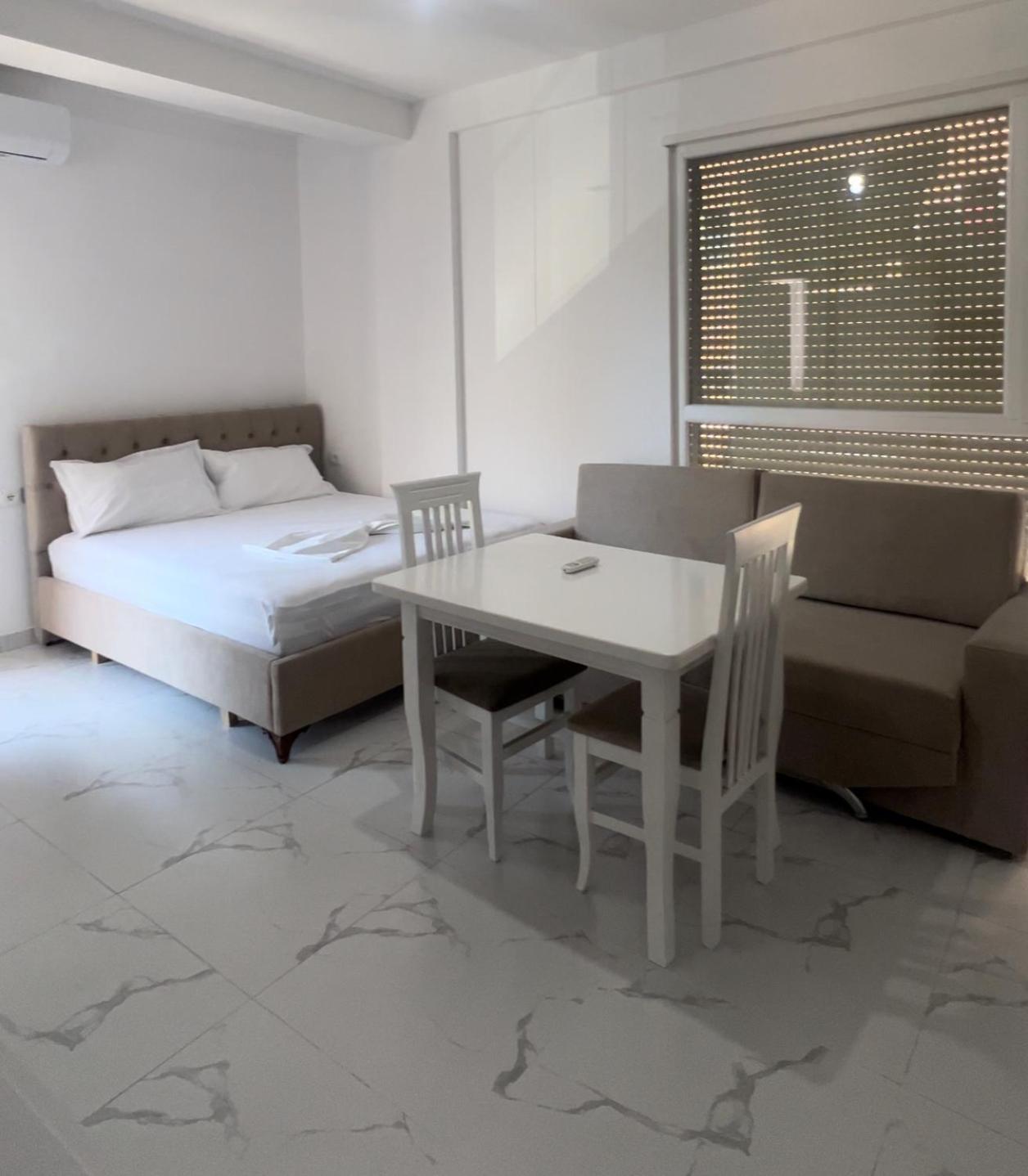 Ebis Hotel & Apartments