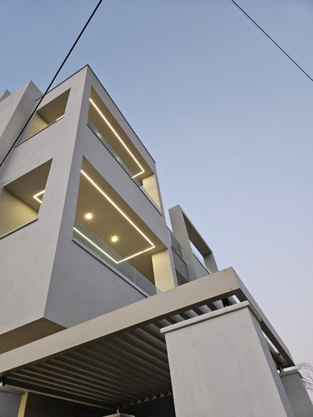 CALM & DREAMY LUXURY APTS view 3