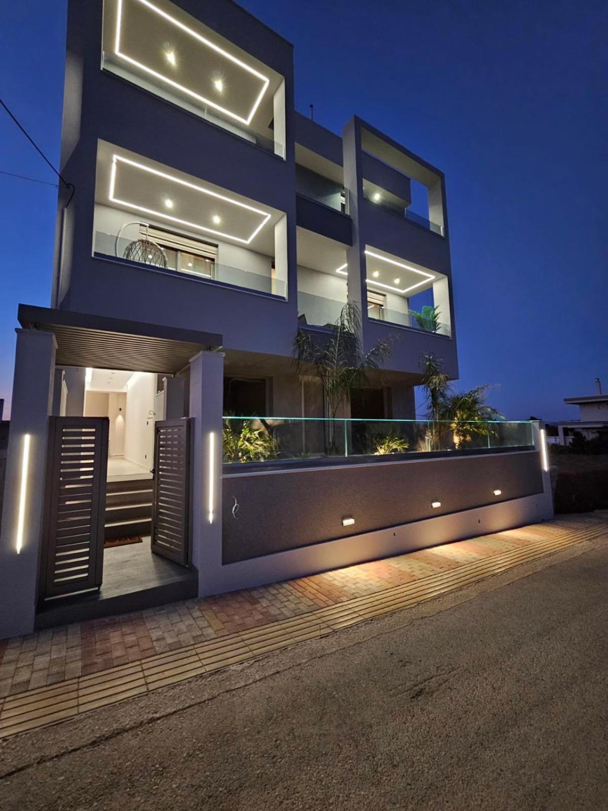 CALM & DREAMY LUXURY APTS view 4