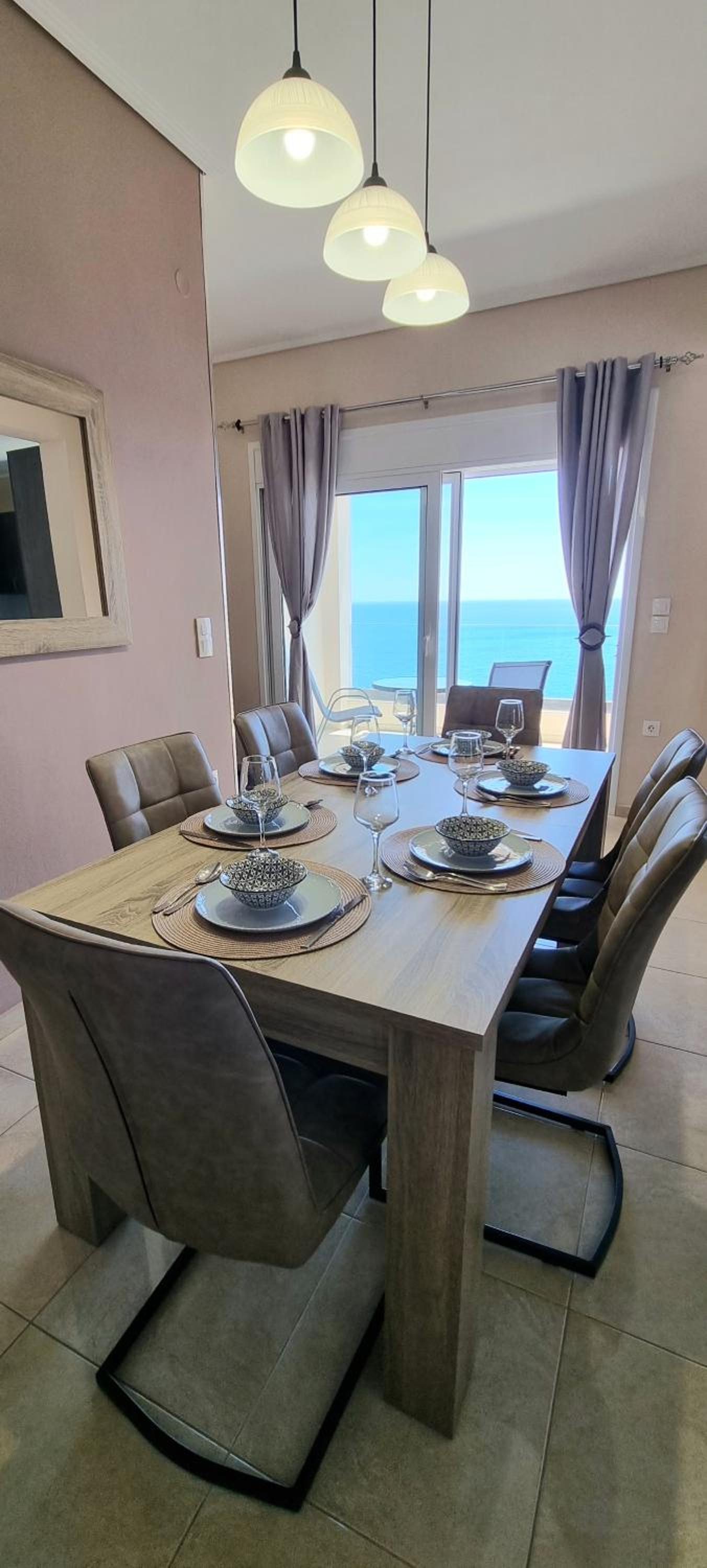 Mountain and Sea - Stunning sea view luxury home view 4