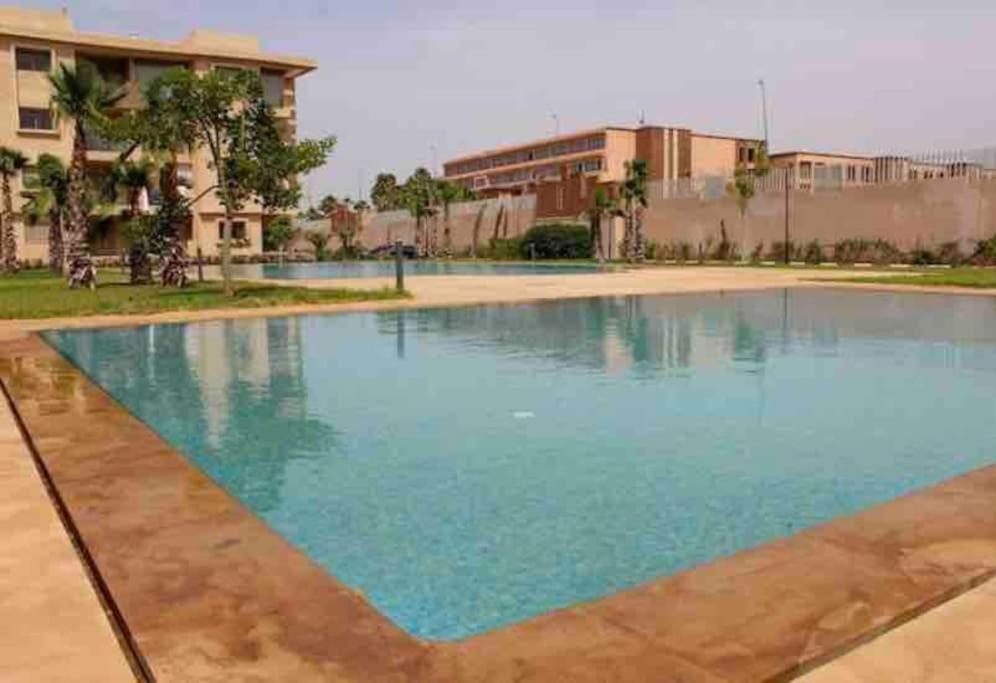 Spacieux appart tout confort avec piscine et jardin view 5