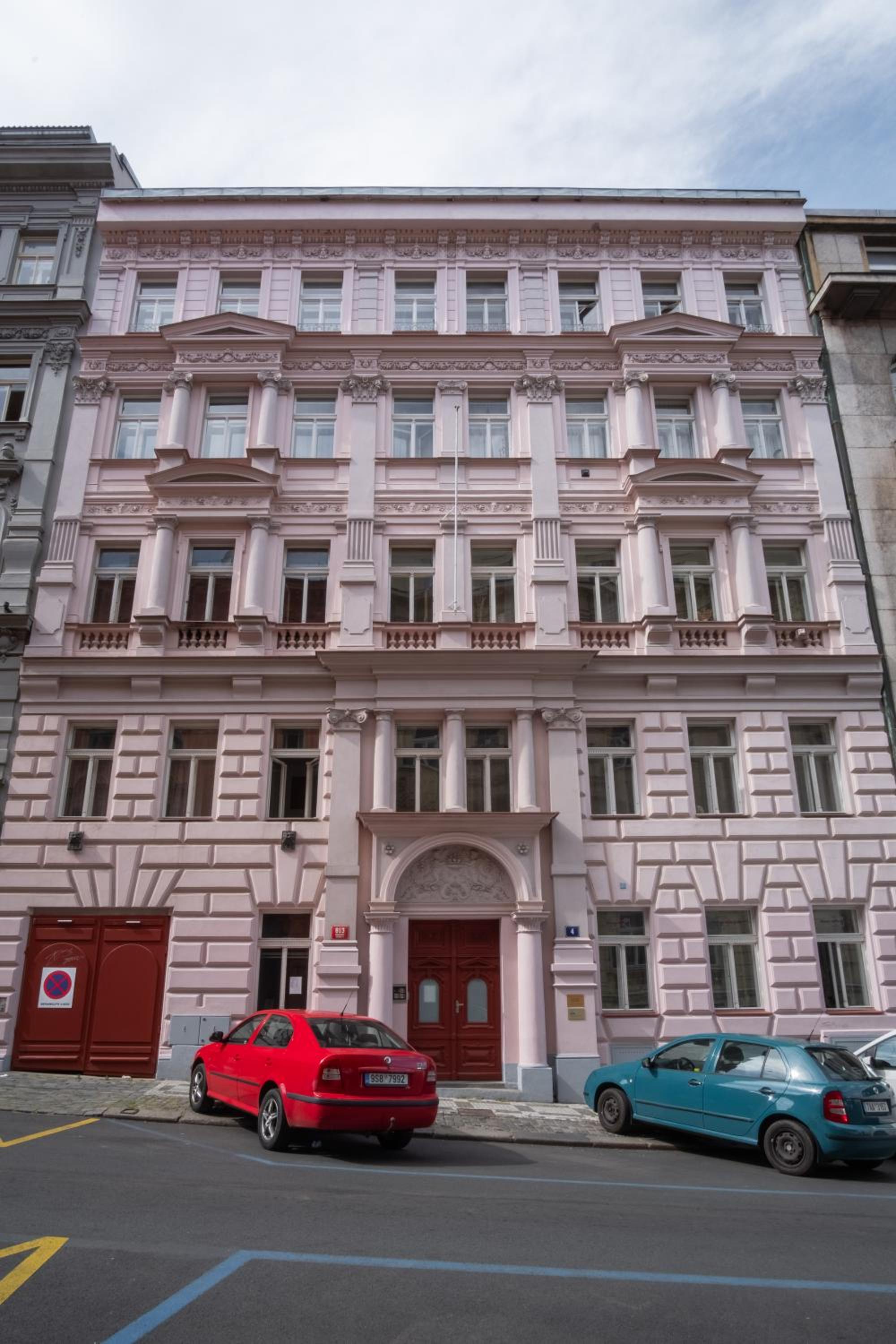 Prague Days - Modern Apartments just 7 min from Wenceslas Square
